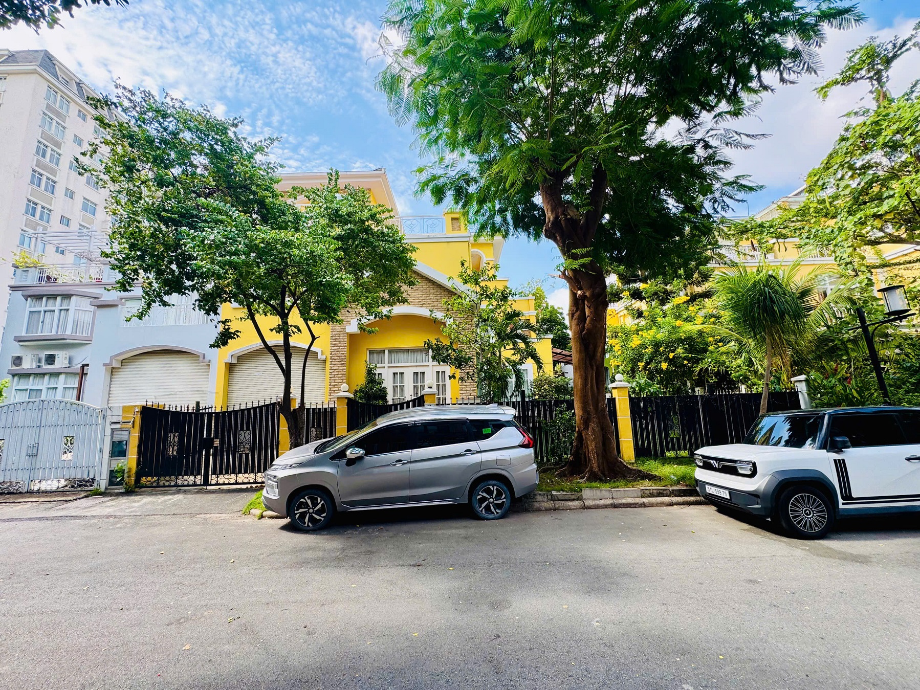 My Thai quadruple villa for sale 2A Phu My Hung built 2 floors facing Northwest – 256m2