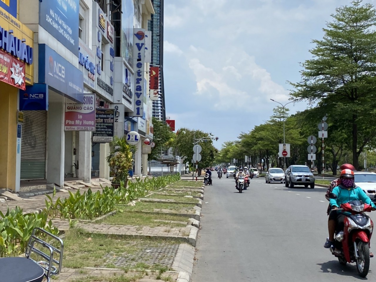 Business townhouses for sale in Phu My Hung- District 7