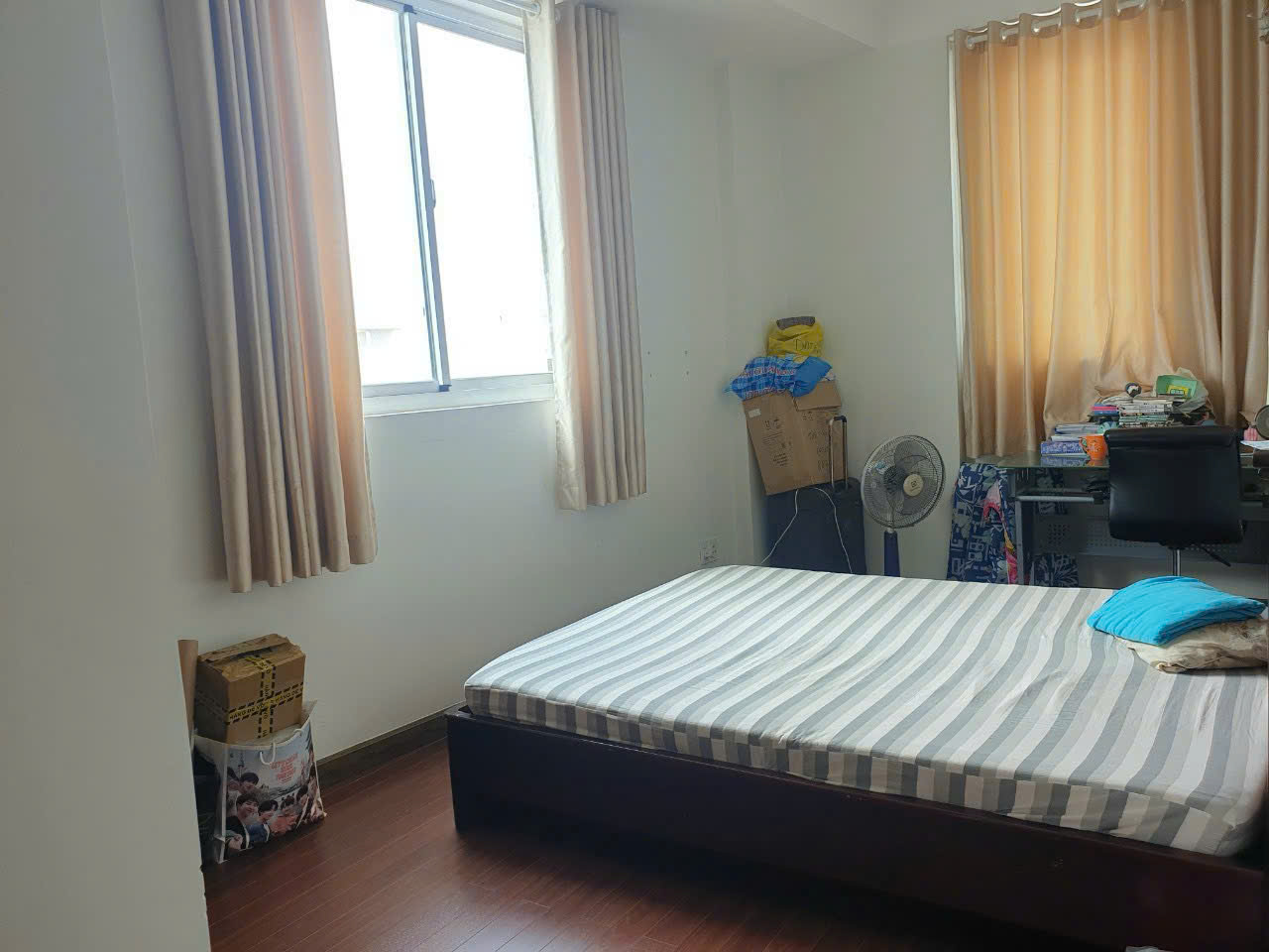 Belleza apartment for sale in District 7, commercial area on the 25th floor with 3 bedrooms 1