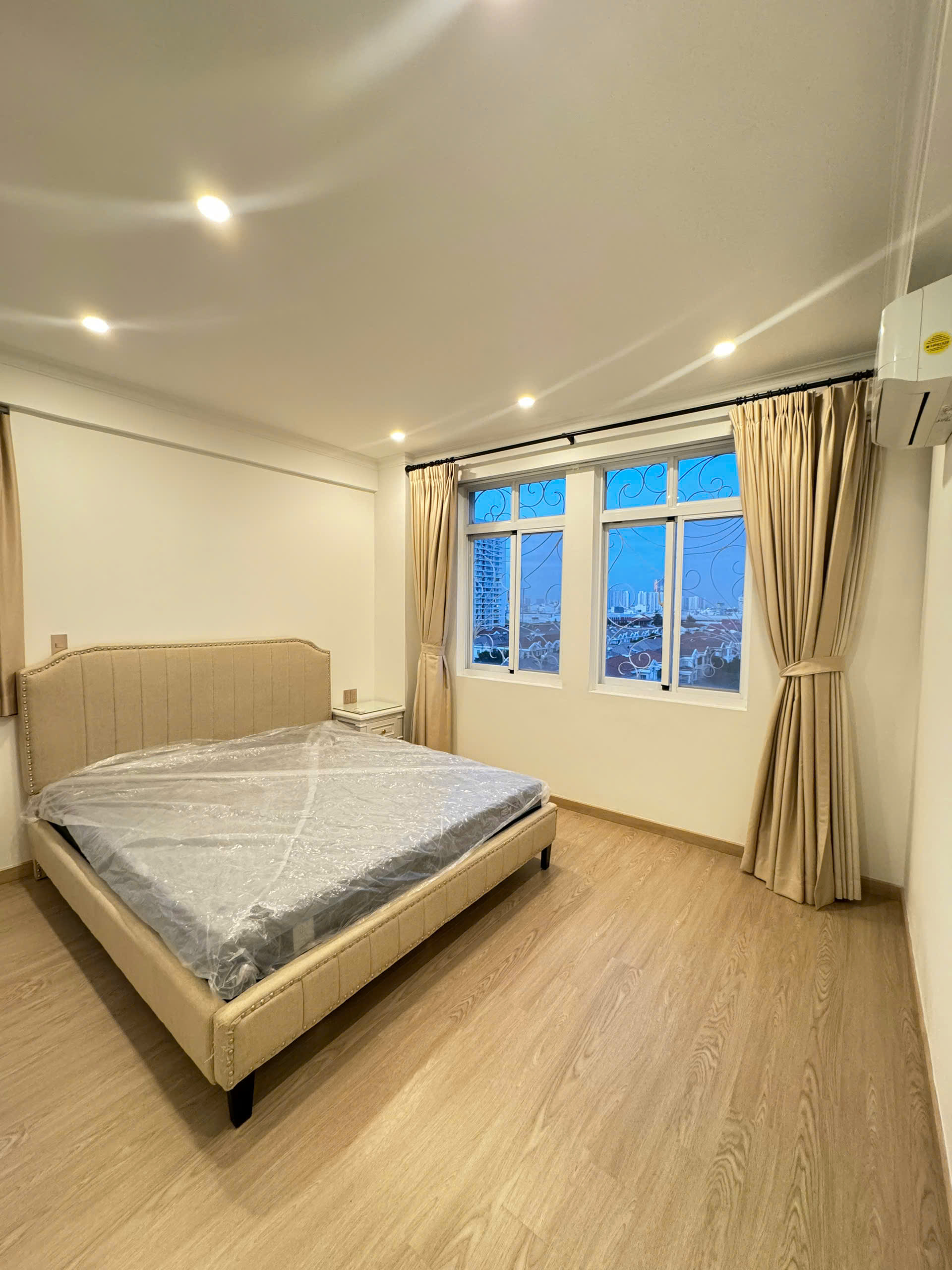 Canh Vien 3 apartment for rent, Phu My Hung, District 7, corner apartment with 2 bedrooms, park view 9