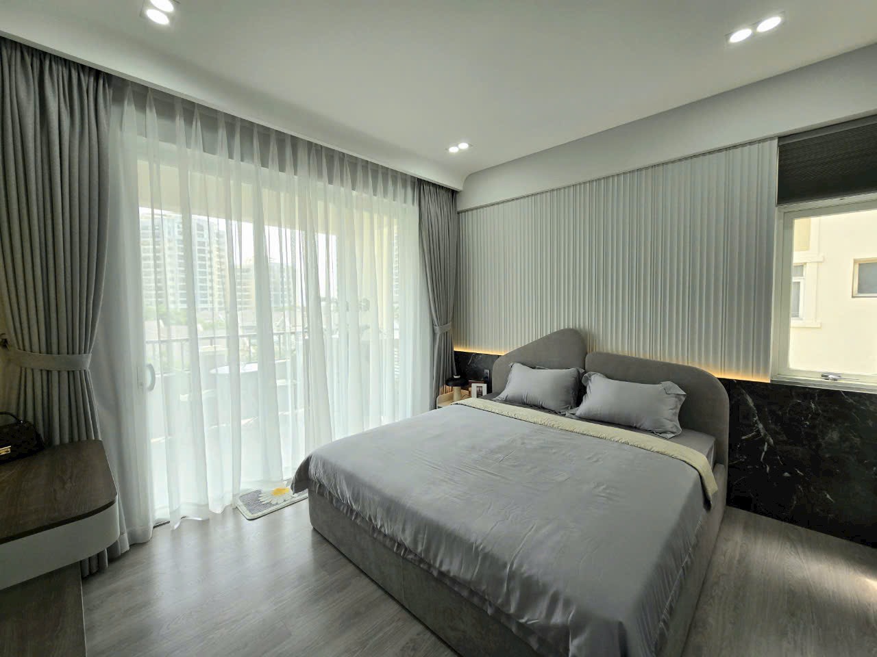 Canh Vien Phu My Hung apartment for rent, District 7 has 3 bedrooms, open kitchen, large balcony 9
