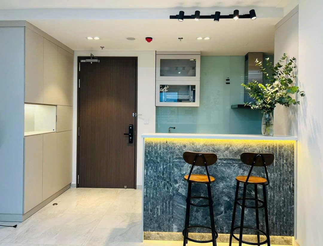 Luxury apartment for sale Cardinal Court Phu My Hung, District 7, beautiful house at a good price with 2 bedrooms with pool view 4
