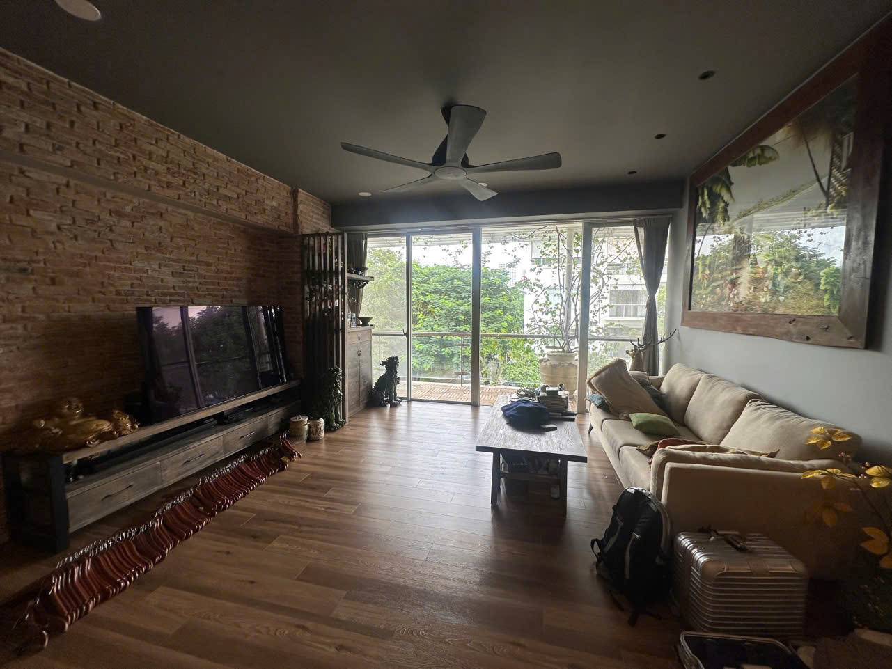 Garden Plaza 2 Phu My Hung apartment for sale, District 7 has 3 bedrooms, beautiful furniture, free car