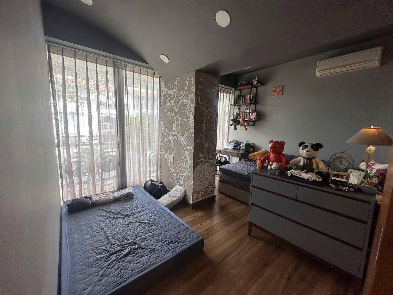 Garden Plaza 2 Phu My Hung apartment for sale, District 7 has 3 bedrooms, beautiful furniture, free car 1