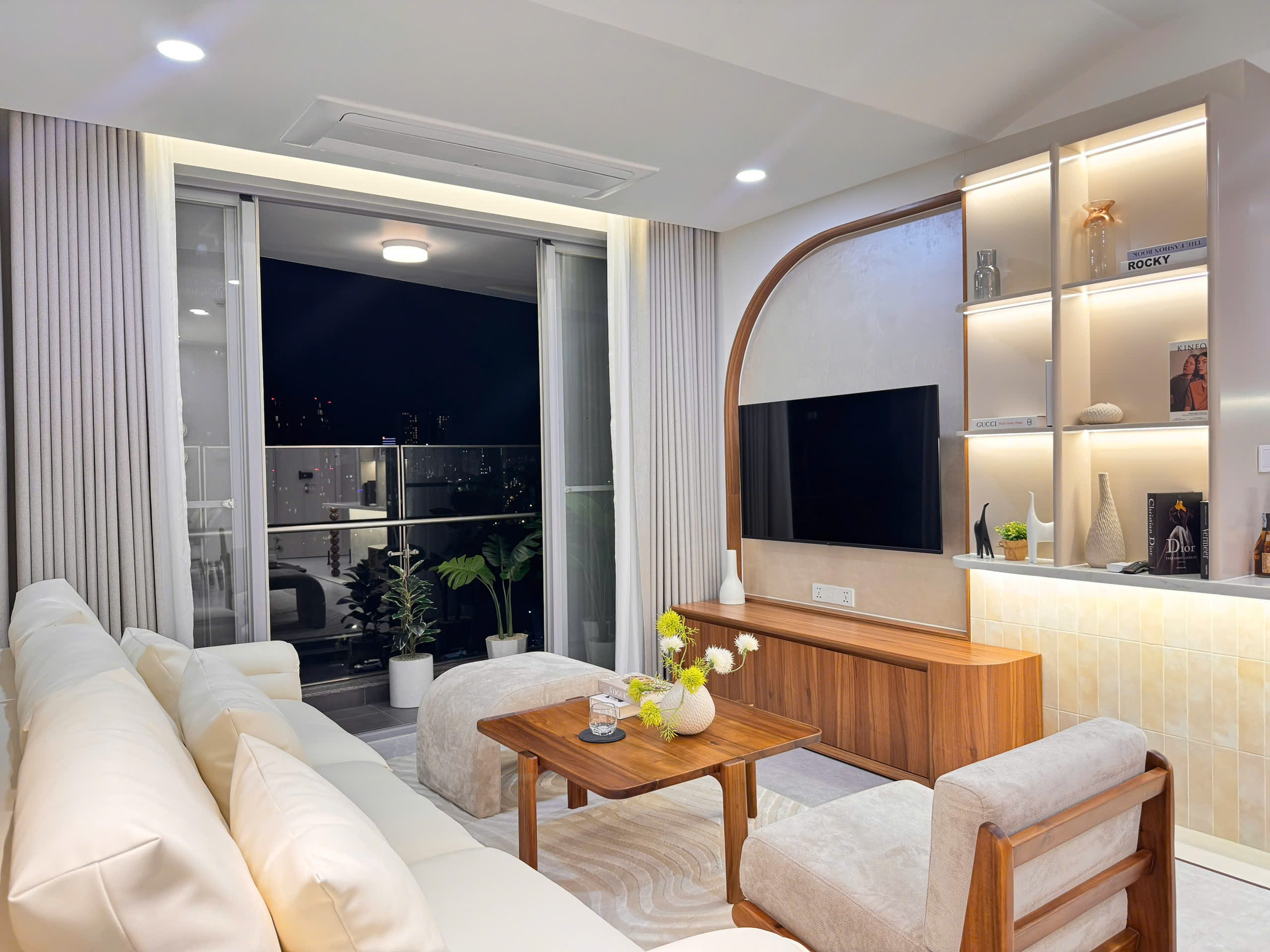 Luxury apartment for sale in Green Valley Phu My Hung, District 7, corner apartment with 2 bedrooms with park view – 96m2
