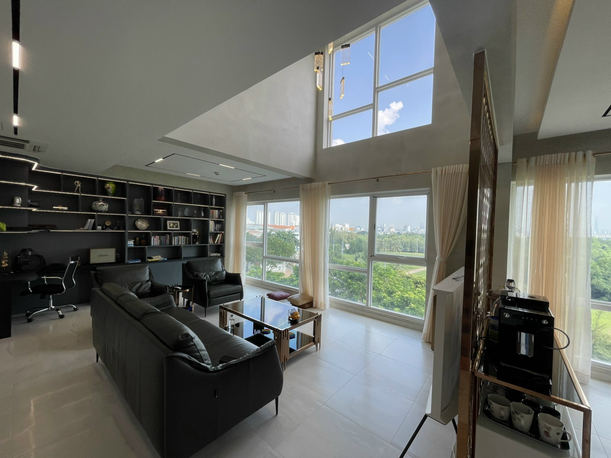 Happy Valley Premier Phu My Hung luxury apartment for sale, District 7 with 3 bedrooms, 2 cars, duplex apartment