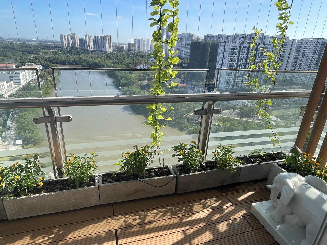 RiverPark Phu My Hung luxury apartment for rent in District 7 with 3 bedrooms on high floor with river view 7