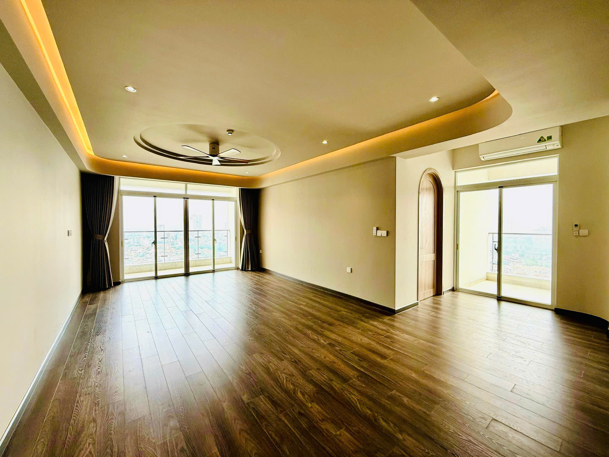 Luxury apartment for rent Riverside Residence Phu My Hung, District 7, beautiful house on the high floor with 3 bedrooms 2
