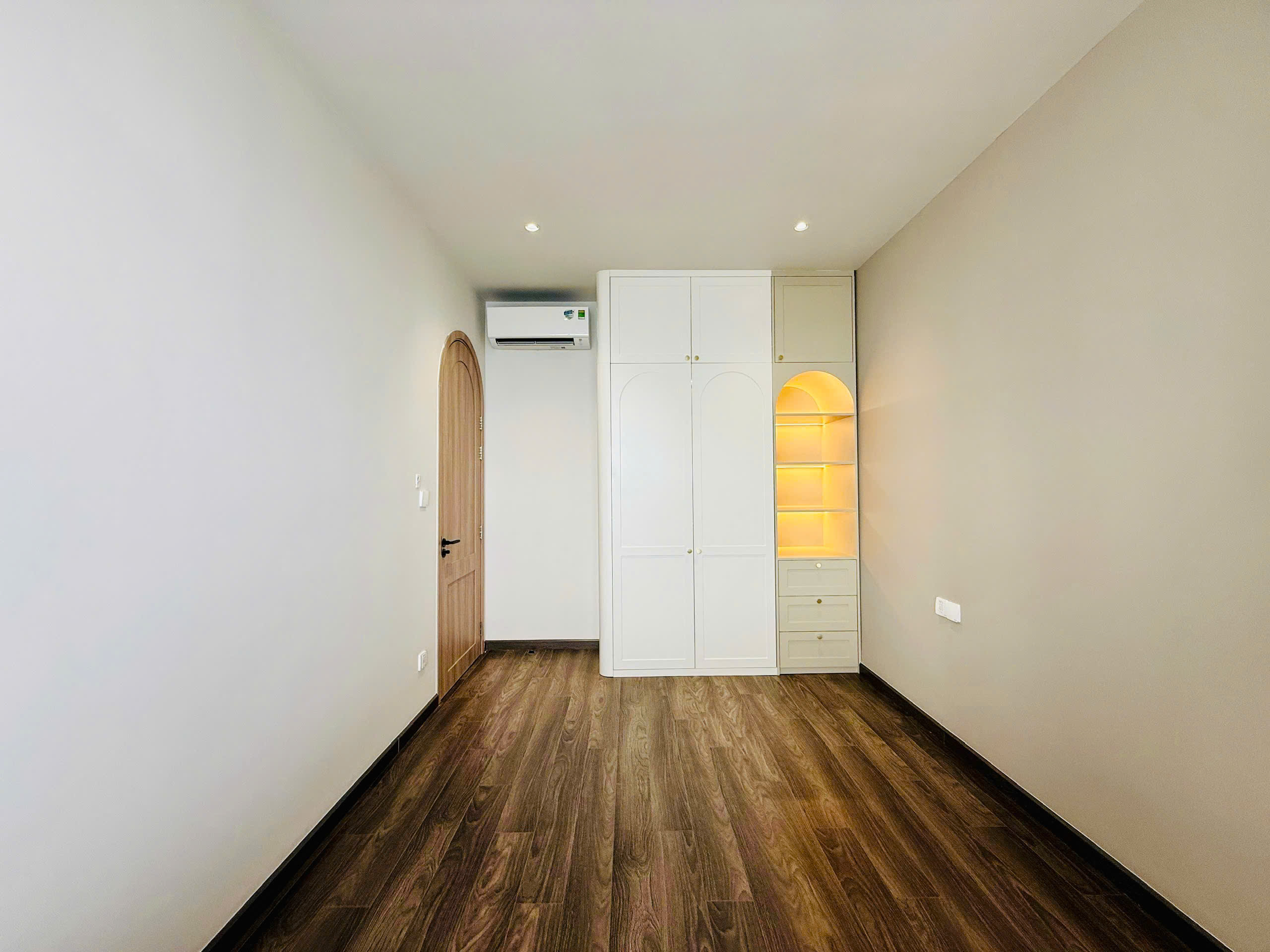 Luxury apartment for rent Riverside Residence Phu My Hung, District 7, beautiful house on the high floor with 3 bedrooms 5