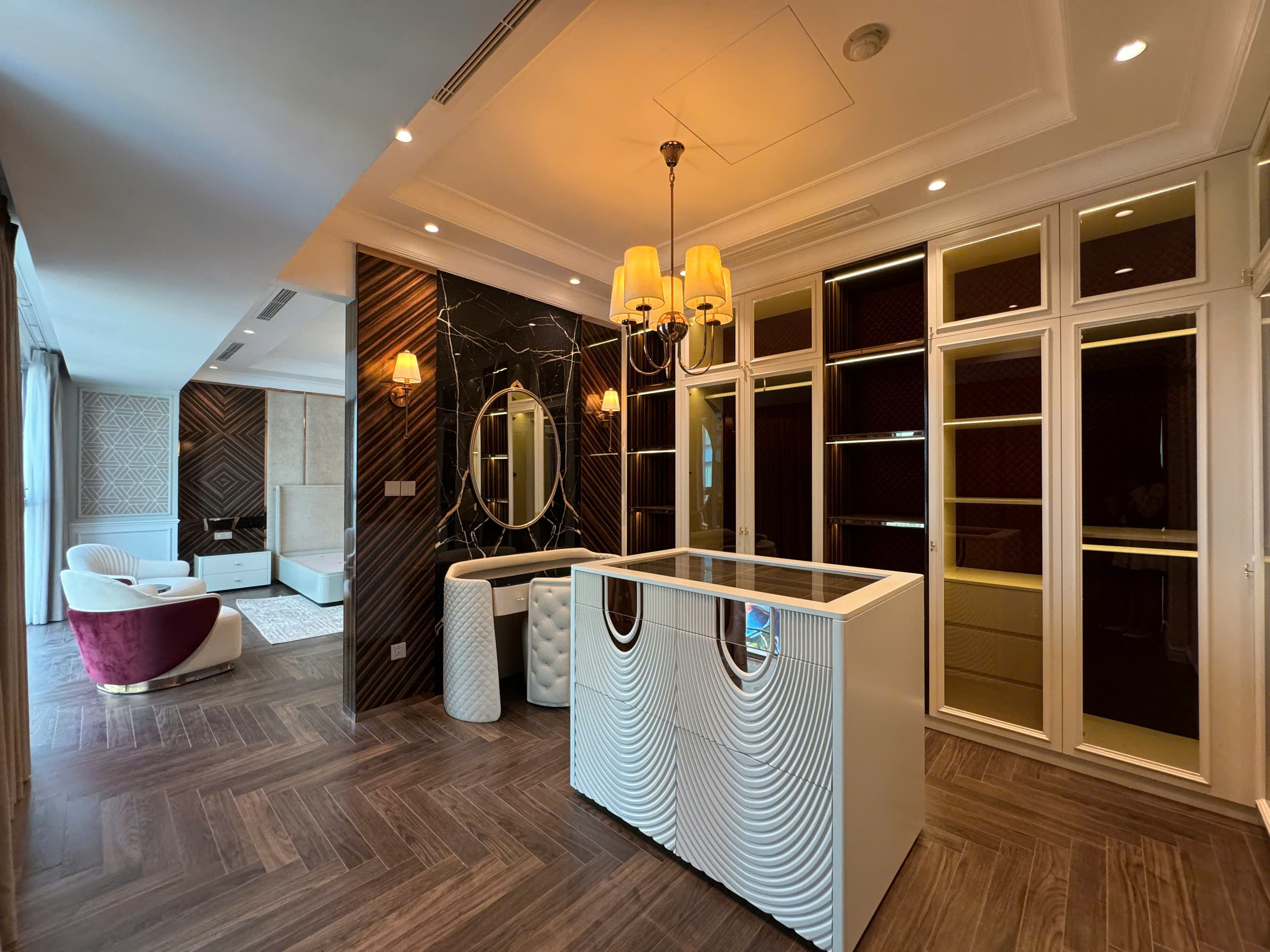 Vincom Center luxury apartment for sale or rent in District 1 with 3 bedrooms, fully furnished