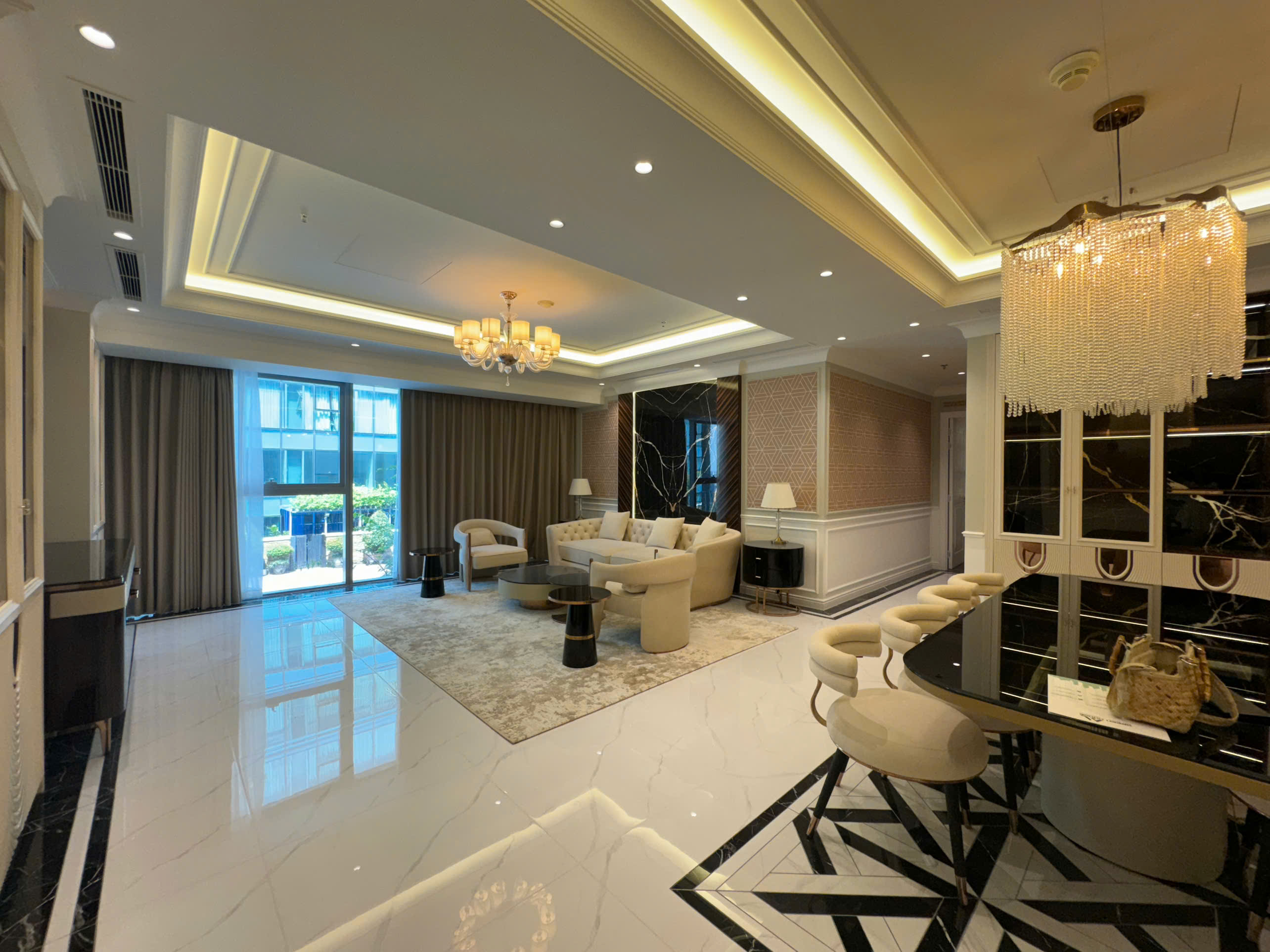 Vincom Center luxury apartment for sale or rent in District 1 with 3 bedrooms, fully furnished 4