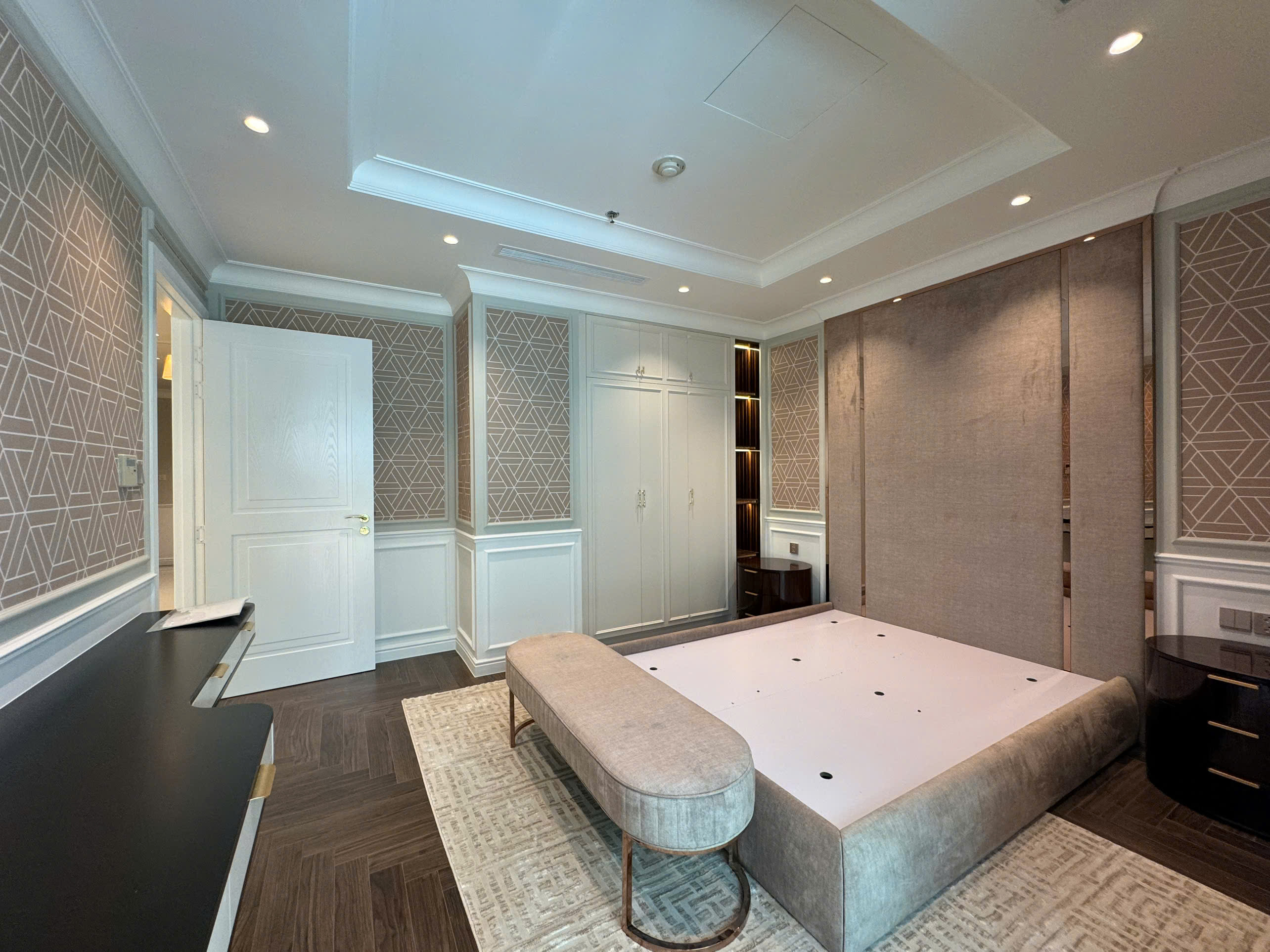 Vincom Center luxury apartment for sale or rent in District 1 with 3 bedrooms, fully furnished 9