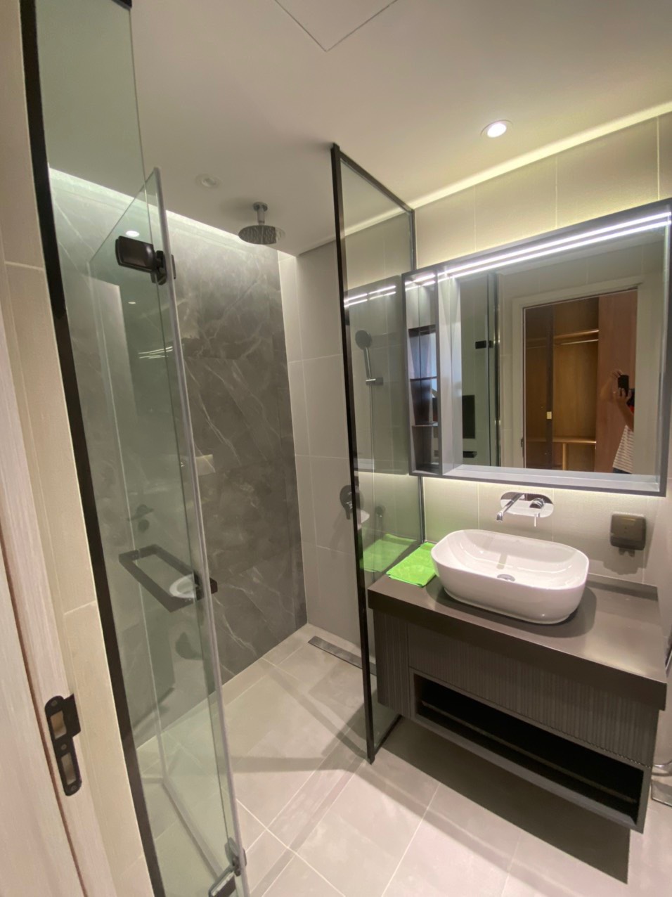 Cardinal Court Phu My Hung apartment for rent, District 7 has 2 fully equipped bedrooms 1