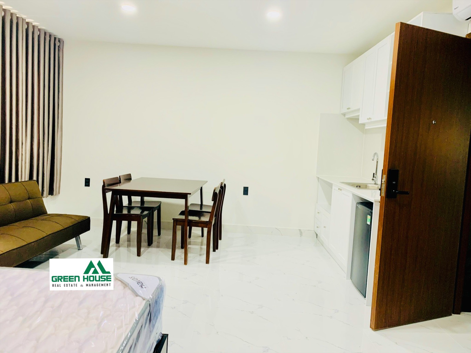 SERVICED APARTMENT FOR RENT IN PHU MY HUNG, TAN PHONG WARD, DISTRICT 7