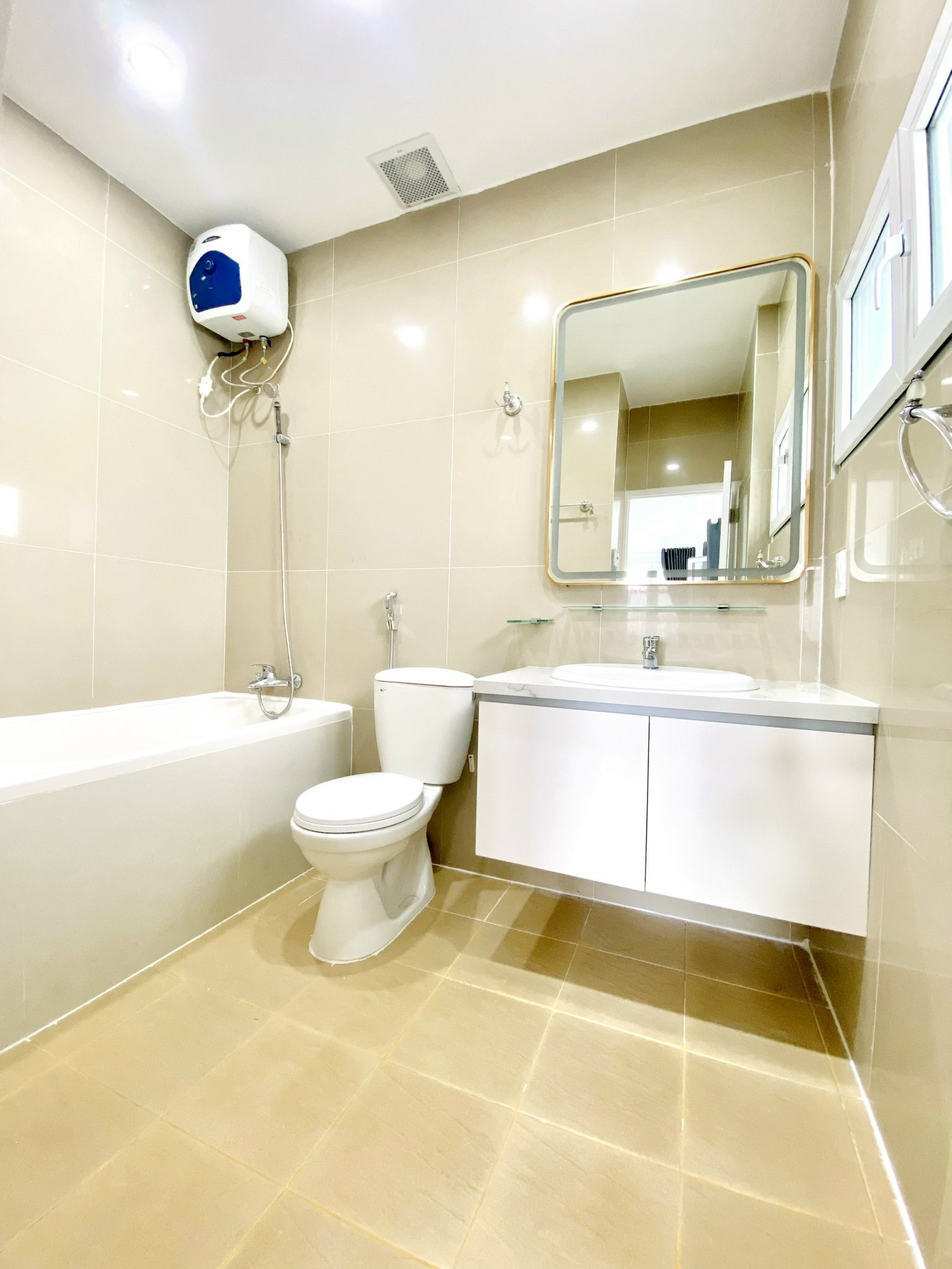 Duplex apartment for sale in Hung Vuong 3, Phu My Hung, District 7 with 3 bedrooms 2 master rooms 15