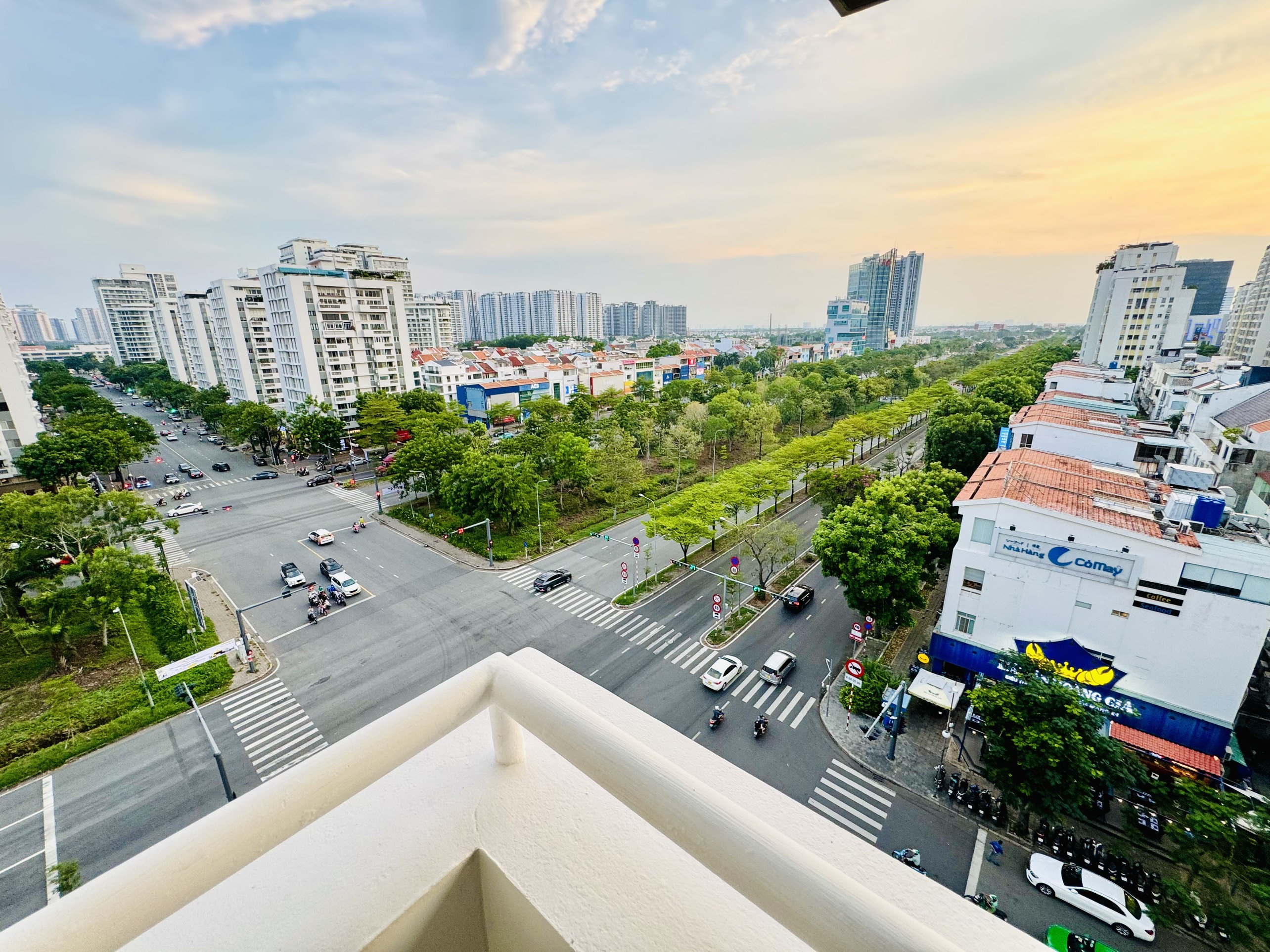 Duplex apartment for sale in Hung Vuong 3, Phu My Hung, District 7 with 3 bedrooms 2 master rooms 14