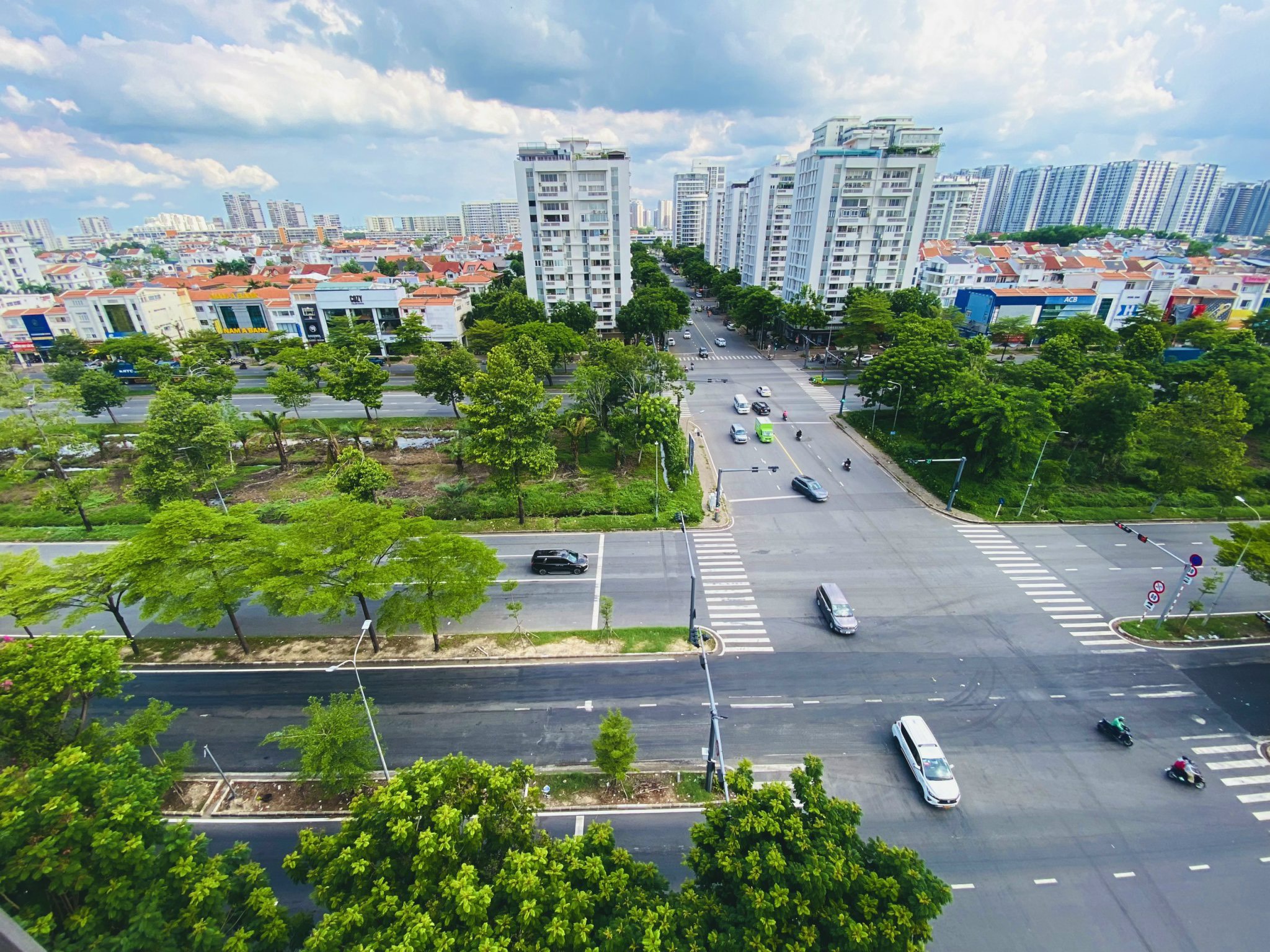 Duplex apartment for sale in Hung Vuong 3, Phu My Hung, District 7 with 3 bedrooms 2 master rooms 6