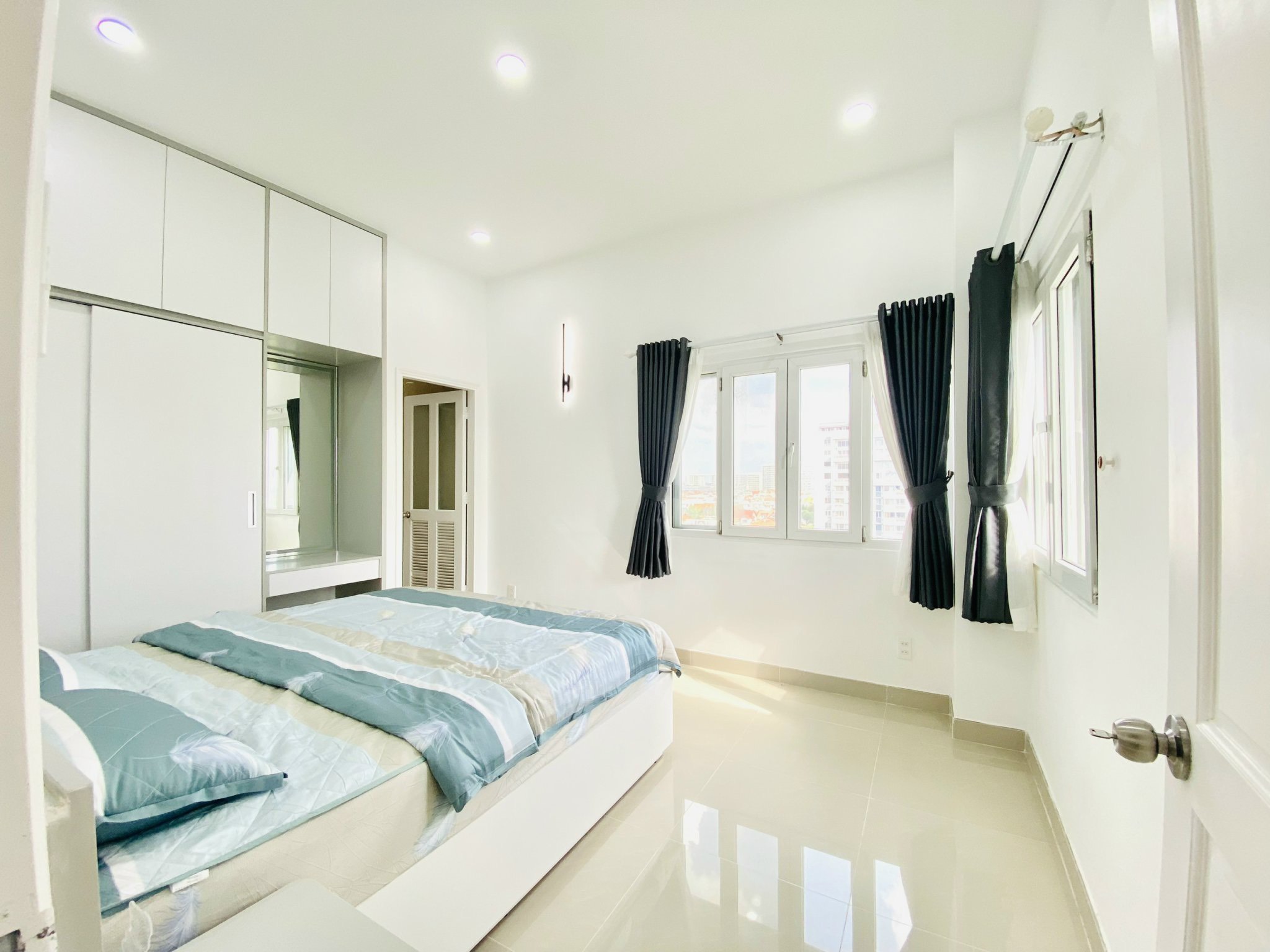 Duplex apartment for sale in Hung Vuong 3, Phu My Hung, District 7 with 3 bedrooms 2 master rooms 4