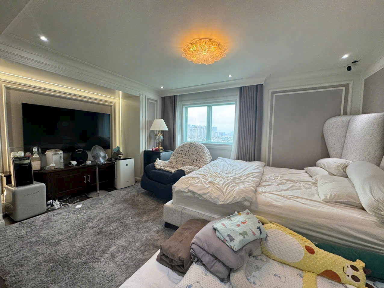 Duplex apartment for sale in My Khanh Phu My Hung, District 7 has 2 bedrooms, high-class furniture, car parking 3