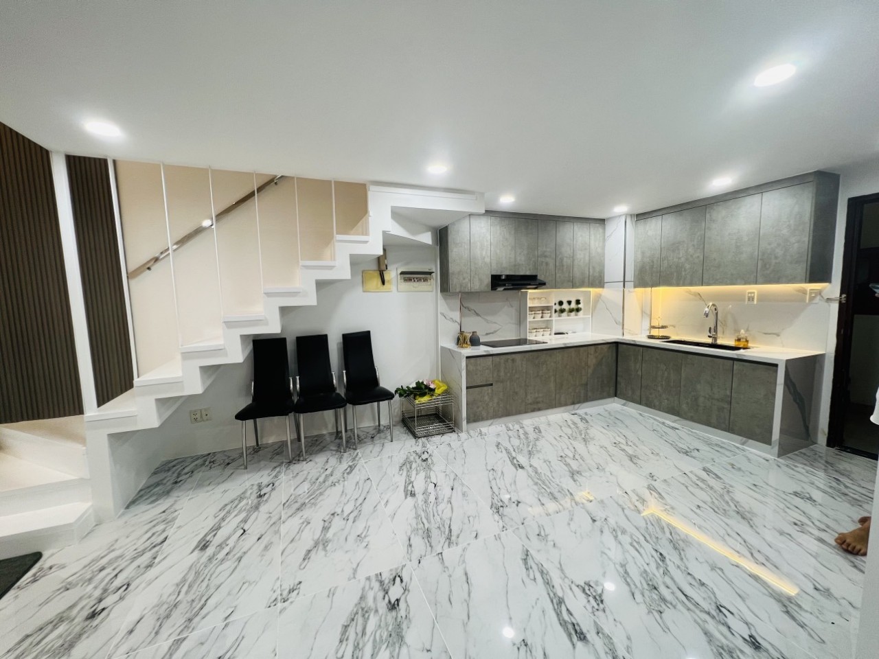 Duplex Sky Garden Phu My Hung apartment for sale, District 7 new house with 3 bedrooms 5