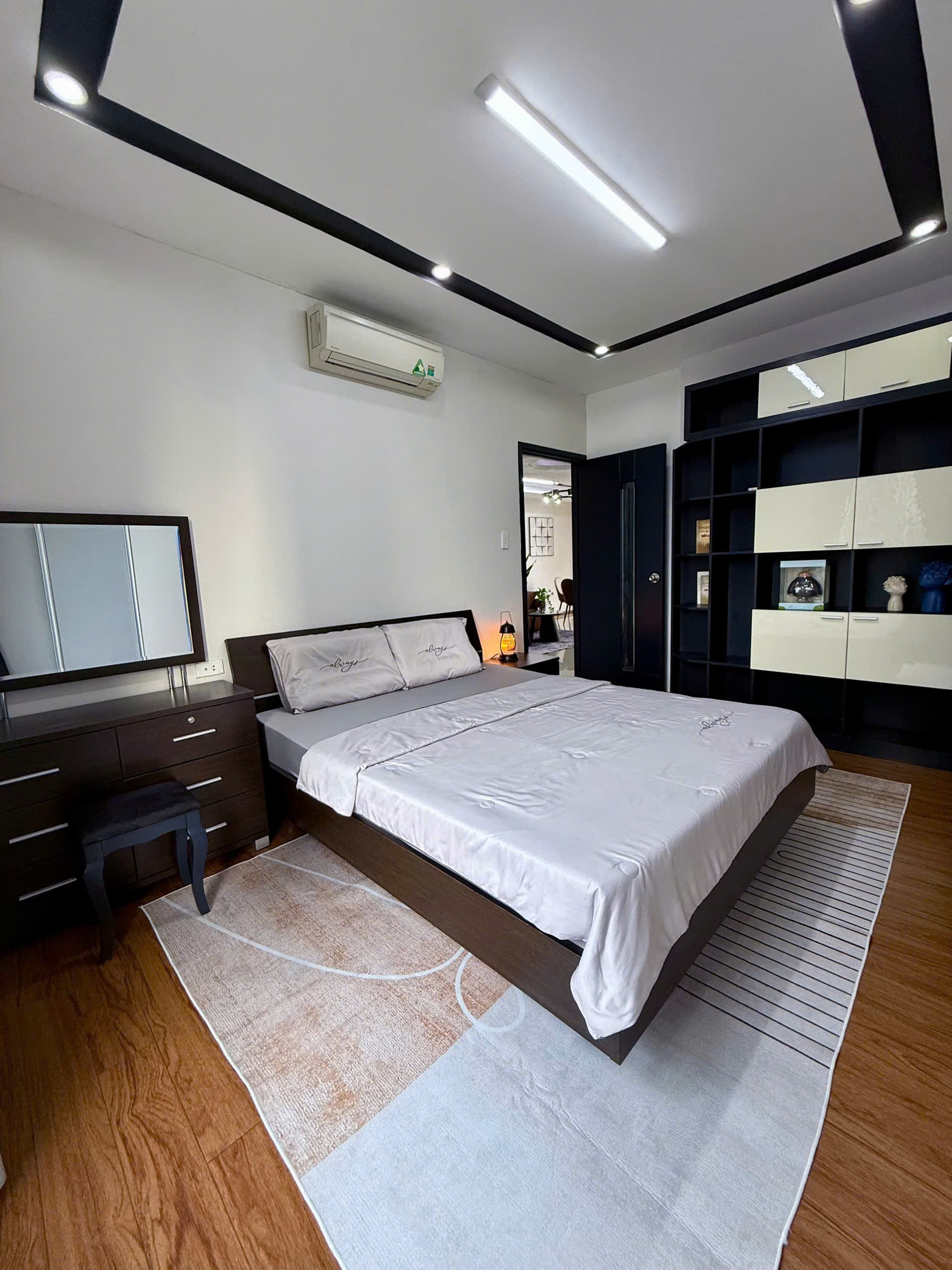 Duplex Star Hill Phu My Hung apartment for sale or rent, District 7 has 3 bedrooms, 10th floor, fully furnished 10