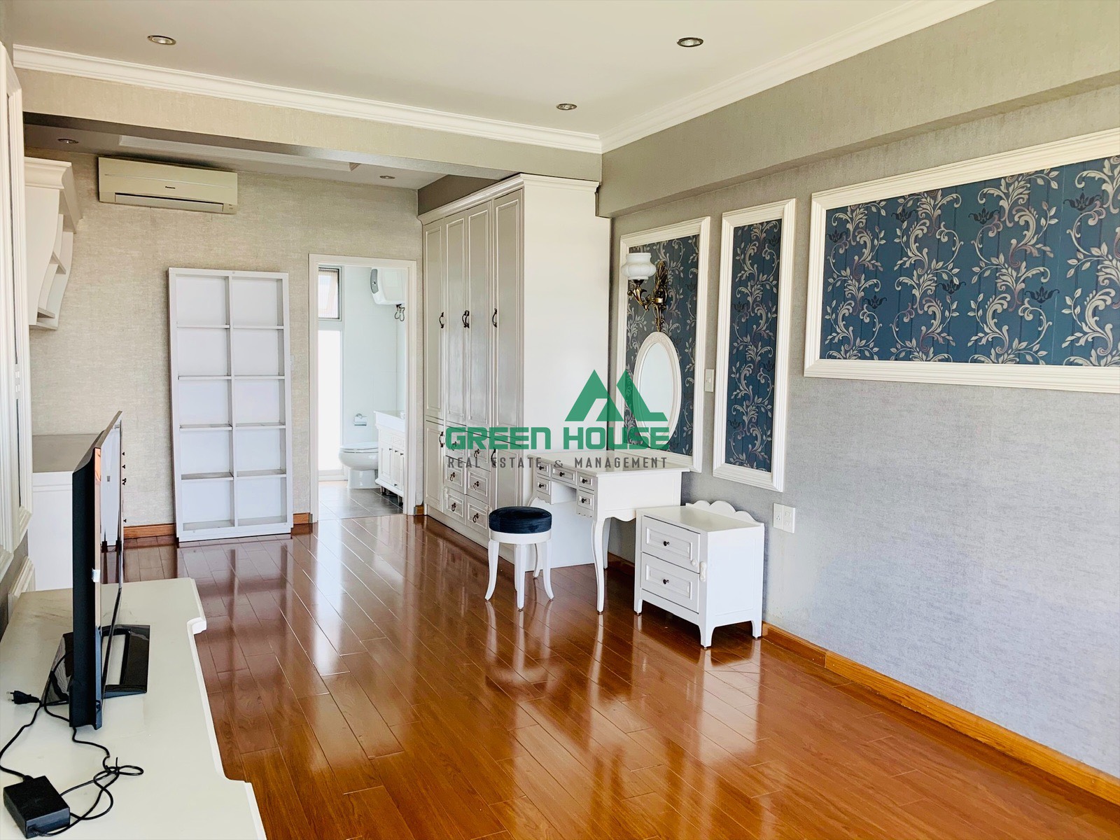 LUXURY APARTMENT GARDEN COURT PHU MY HUNG- TAN PHONG WARD- DISTRICT 7 4