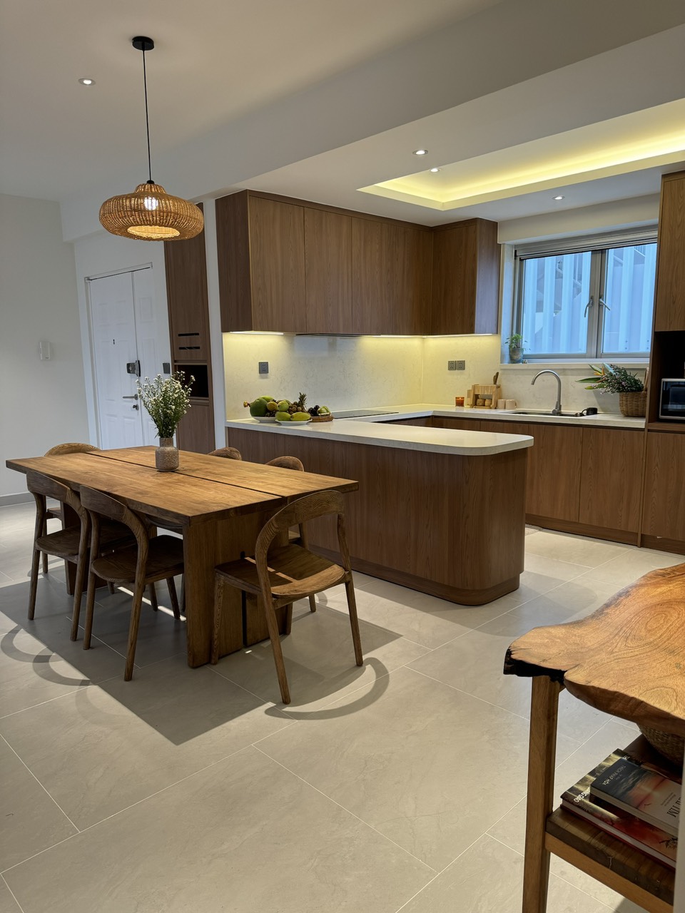 Garden Court apartment for rent in Phu My Hung, District 7, corner apartment with 3 bedrooms, long balcony on the 7th floor 1