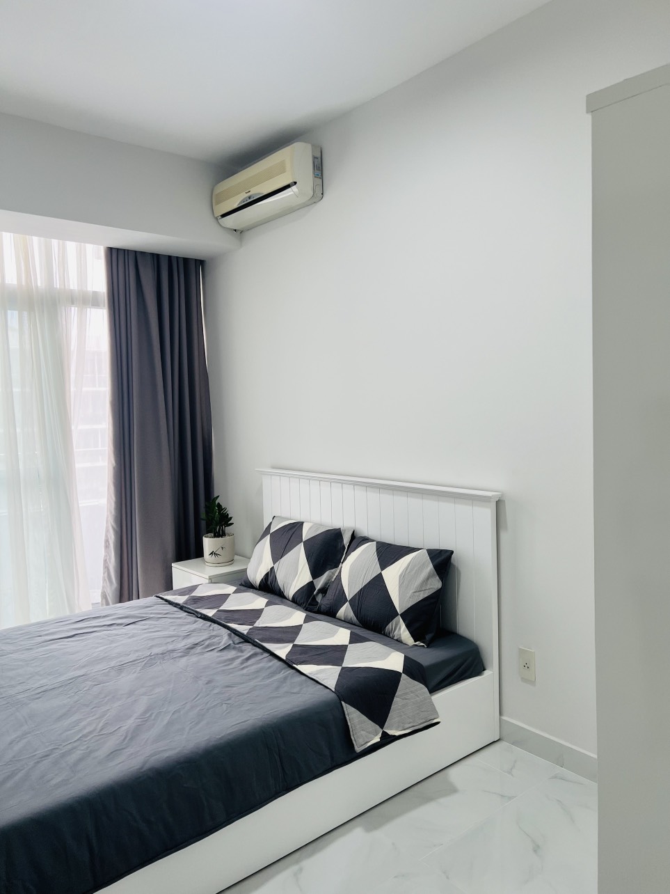 Garden Court Phu My Hung apartment for rent, District 7 with 3 bedrooms, canal view 8