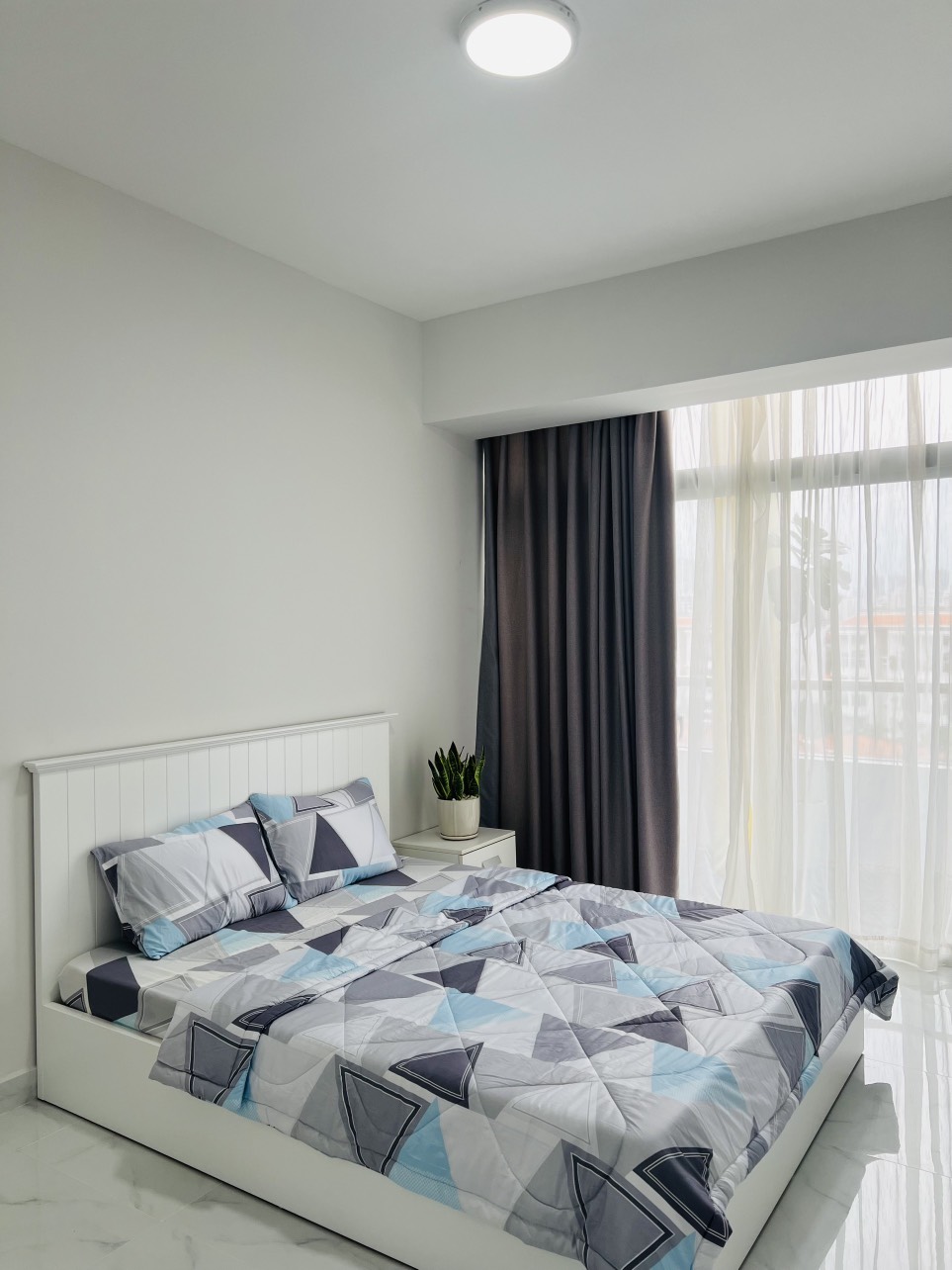 Garden Court Phu My Hung apartment for rent, District 7 with 3 bedrooms, canal view 2