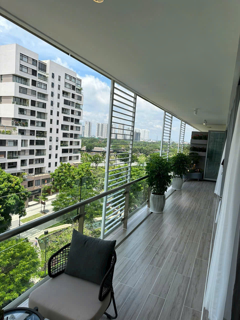 Garden Plaza 1 Phu My Hung apartment for rent, District 7 with 3 bedrooms long balcony with river view – 153.32m2 4