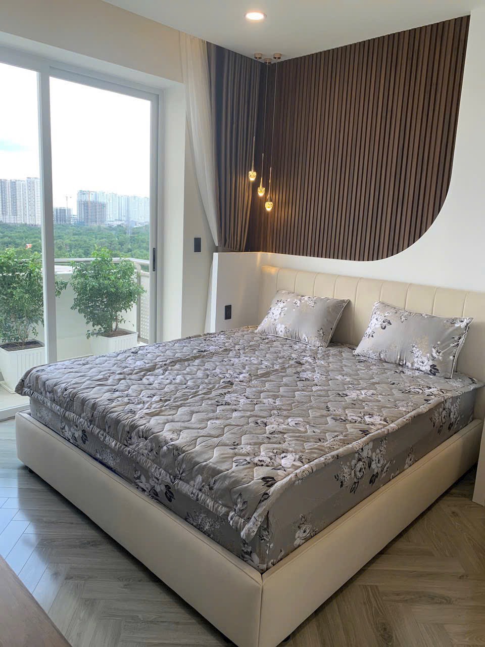 Grand View B Phu My Hung apartment for sale, District 7 with 3 bedrooms on the high floor with river view 1