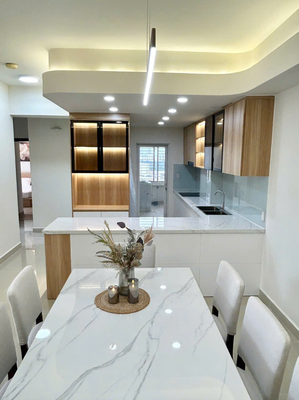 Grand View luxury apartment for rent in Phu My Hung, District 7 with 3 bedrooms, beautiful shimmering interior 4