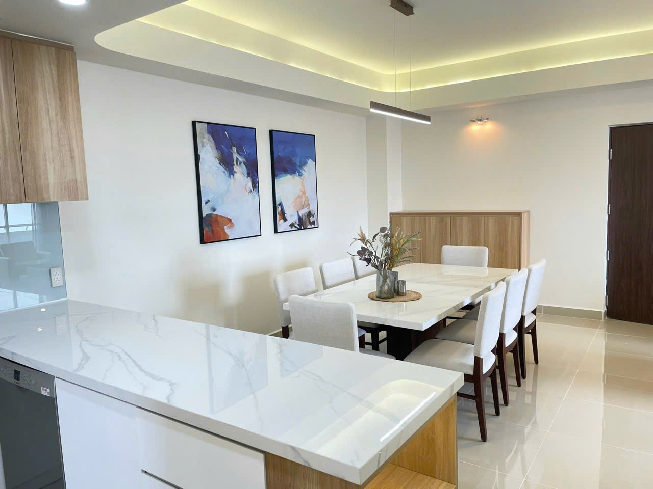 Grand View luxury apartment for rent in Phu My Hung, District 7 with 3 bedrooms, beautiful shimmering interior 1
