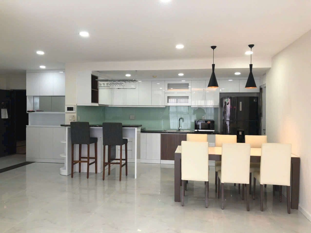 Happy Valley Phu My Hung apartment for sale, District 7 has 3 fully furnished bedrooms, pink book 1