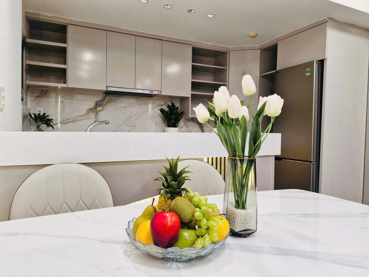 Happy Valley Phu My Hung apartment for sale, District 7 with 2 bedrooms, designated car, high floor 8