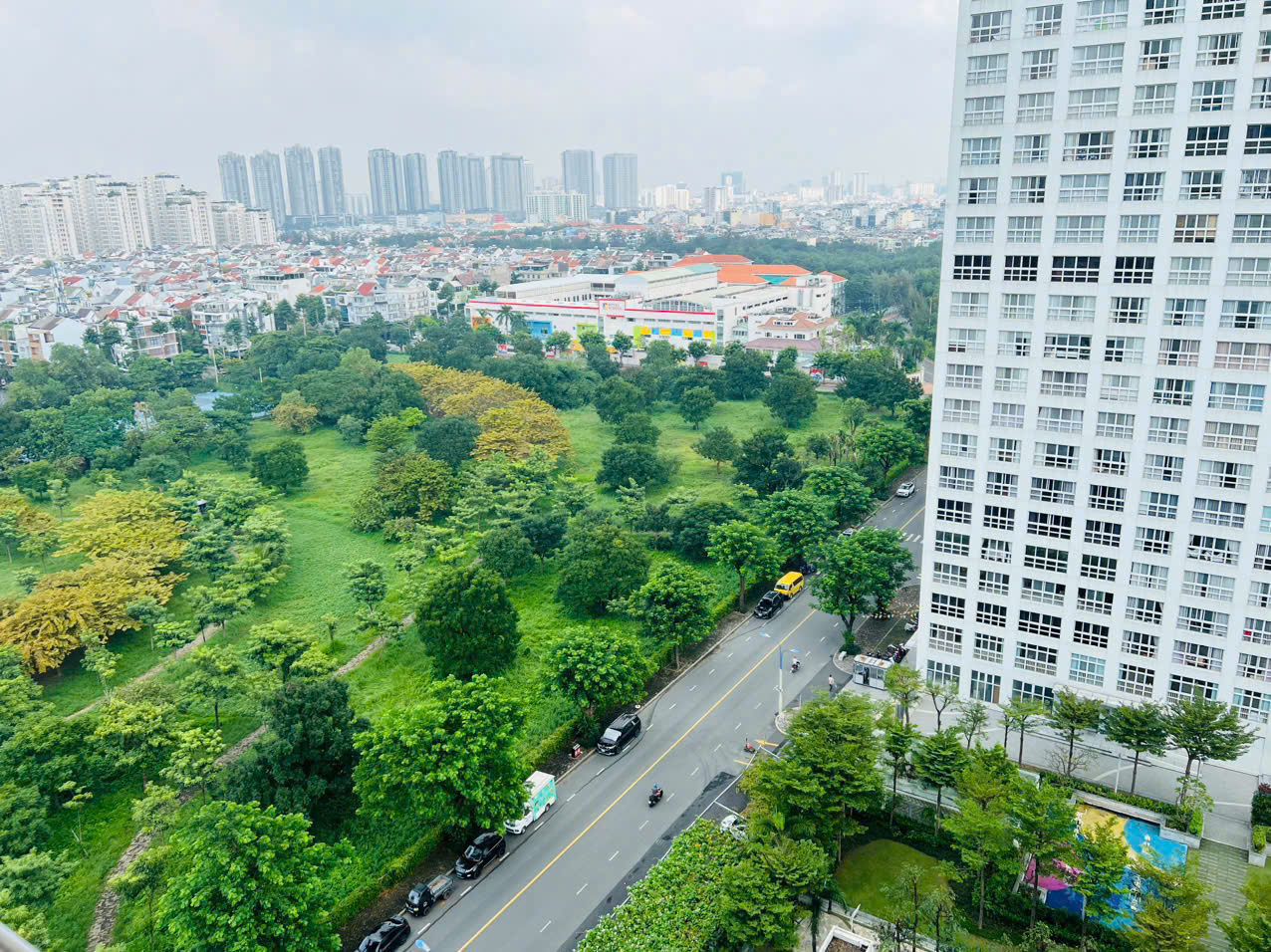 Happy Valley Phu My Hung apartment for sale, District 7 with 2 bedrooms, designated car, high floor 4