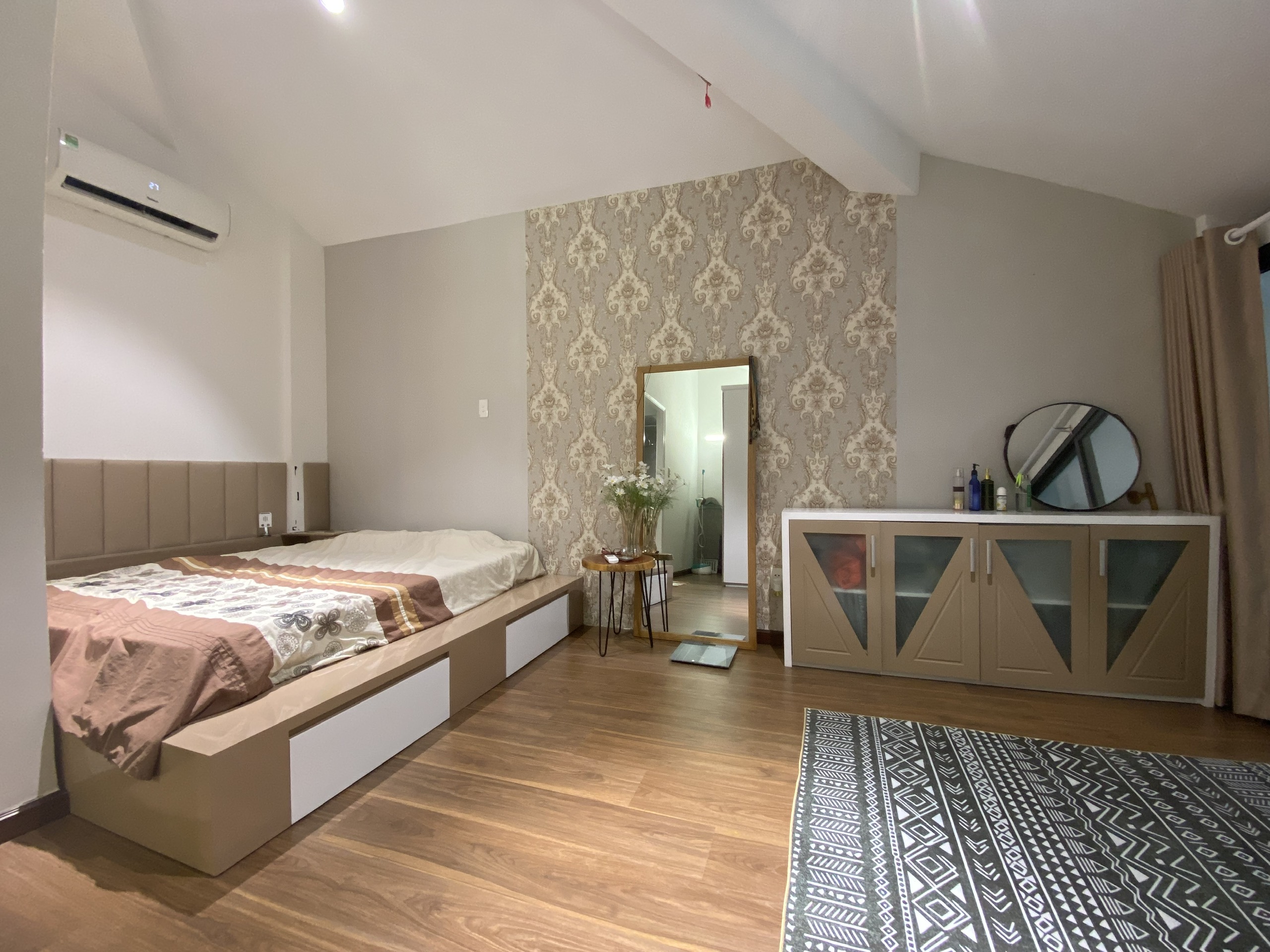 Apartment for sale in Hung Vuong 2 Phu My Hung, District 7, beautiful new house with 3 bedrooms 2