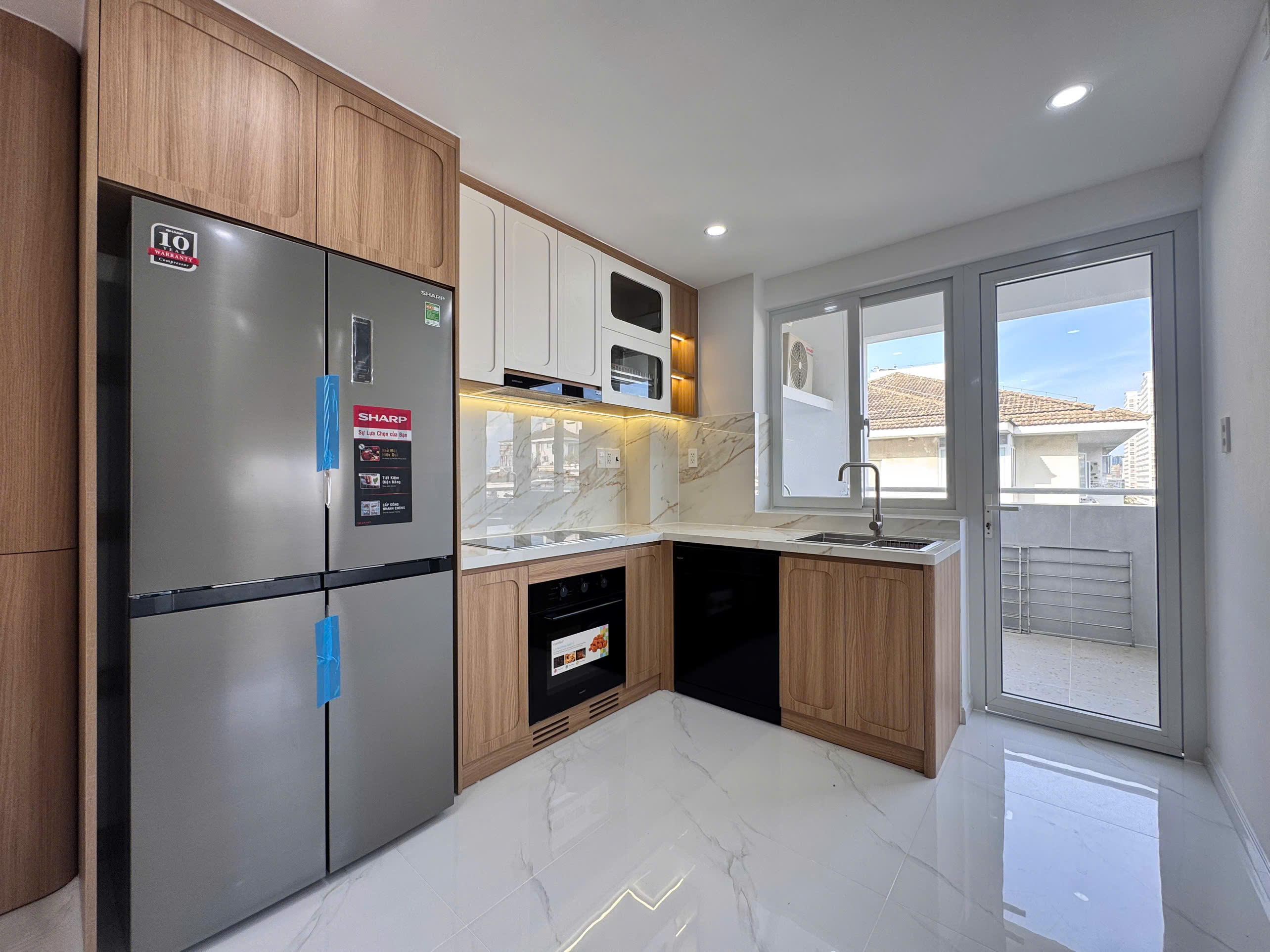 Selling Hung Vuong 2 apartment Phu My Hung, District 7, corner apartment with 2 bedrooms with open view, 8th floor – 76m2 9