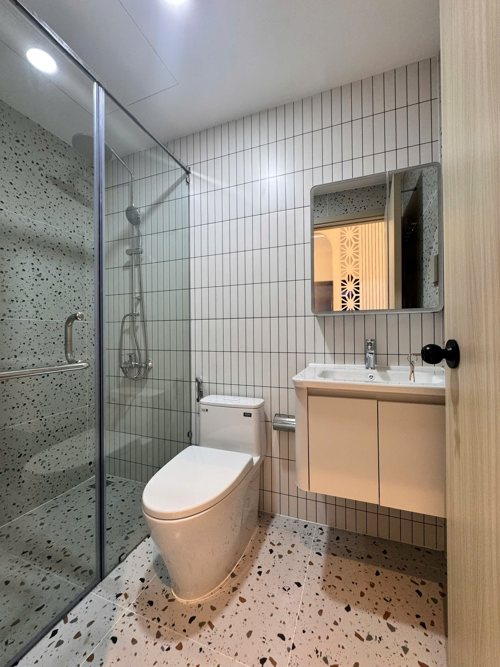 Selling Hung Vuong 2 apartment Phu My Hung, District 7, corner apartment with 2 bedrooms with open view, 8th floor – 76m2 3