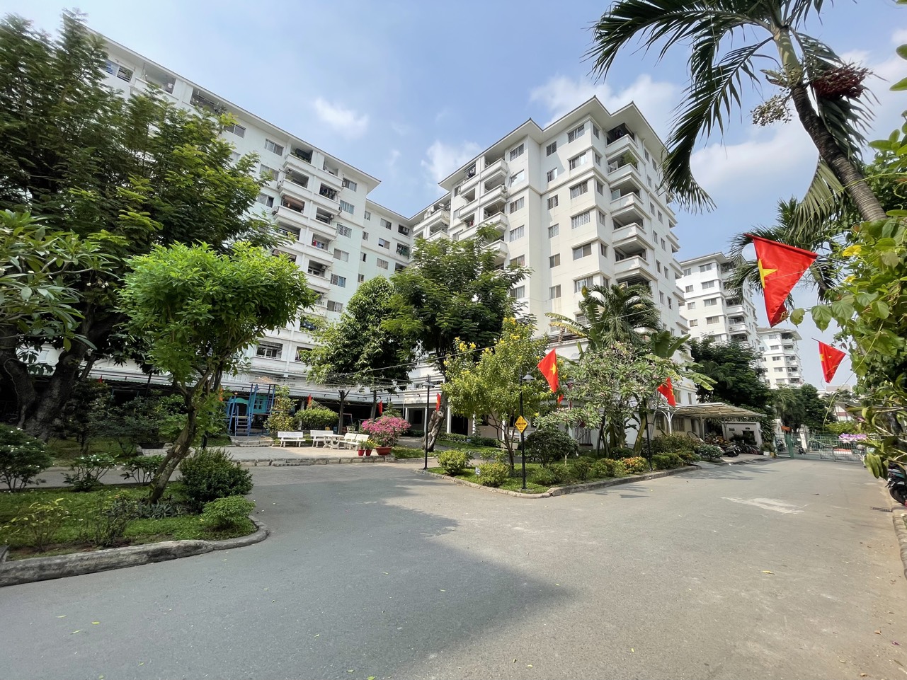 Duplex Hung Vuong 3 Phu My Hung apartment for sale, District 7 has 3 bedrooms with high floor view 5