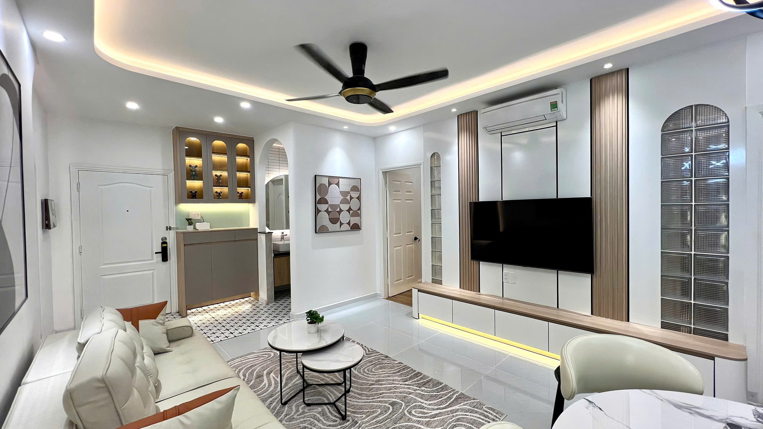 Hung Vuong 3 Phu My Hung apartment for sale, District 7, beautiful and airy corner apartment with 3 bedrooms design – 74m2