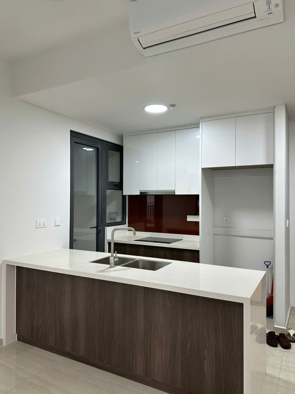 Cho thuê căn hộ The Infiniti Riviera Point, Quận 7 có 2 phòng ngủ nội thất cơ bản, lầu 23 – 84m2 8