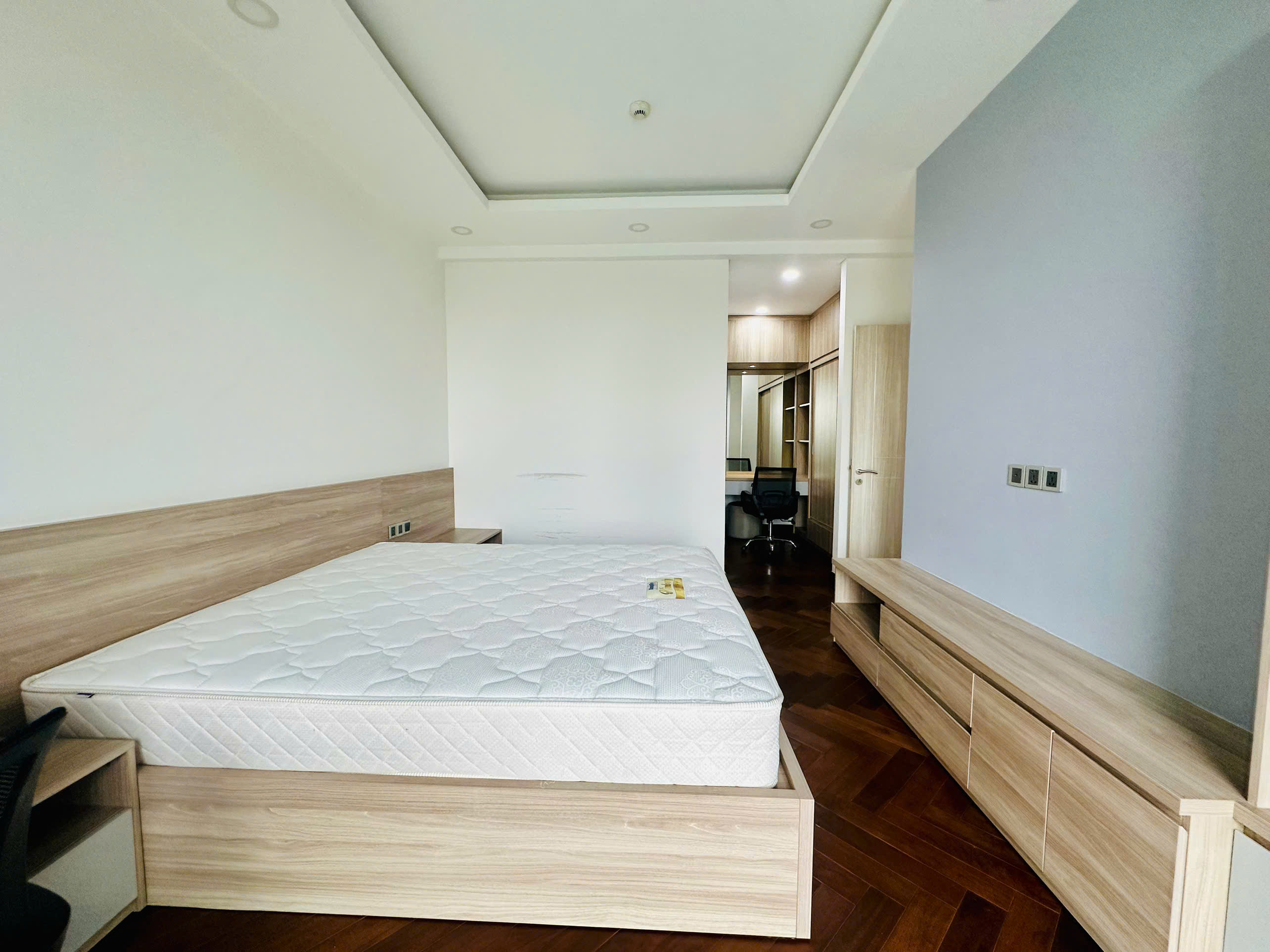 Cho thuê căn hộ Midtown M5 Phú Mỹ Hưng, Quận 7 căn góc có 3 phòng ngủ view sông, hồ bơi – 147m2 4