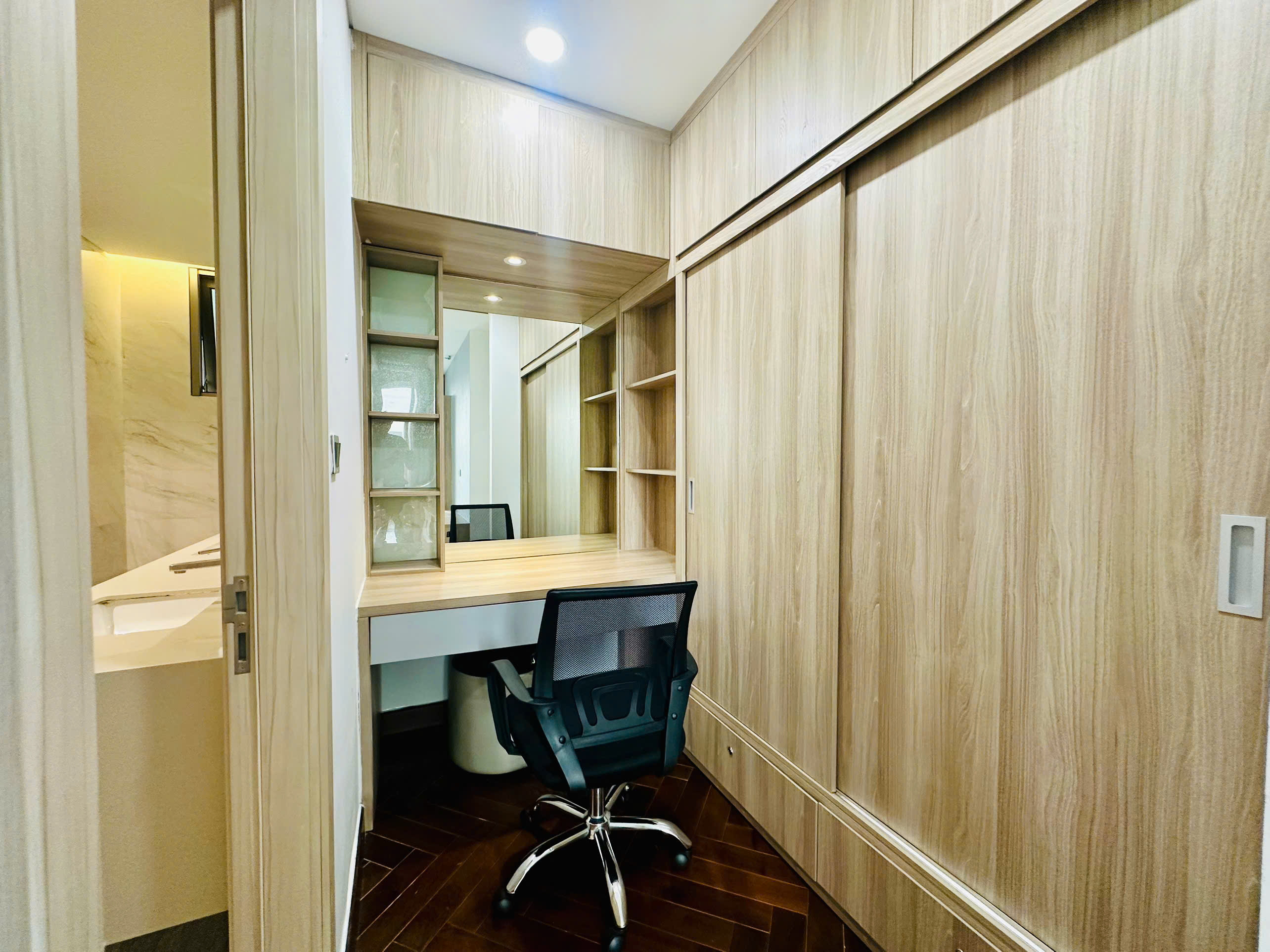 Cho thuê căn hộ Midtown M5 Phú Mỹ Hưng, Quận 7 căn góc có 3 phòng ngủ view sông, hồ bơi – 147m2 14