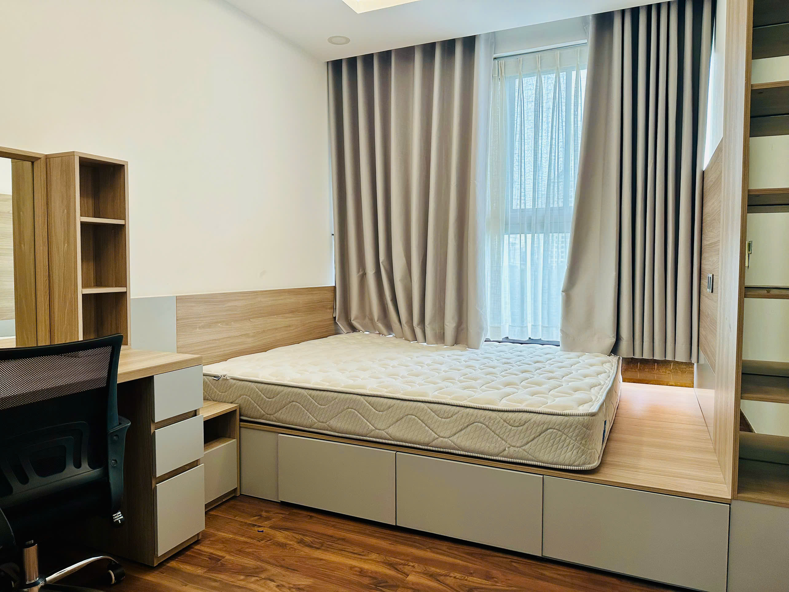 Cho thuê căn hộ Midtown M5 Phú Mỹ Hưng, Quận 7 căn góc có 3 phòng ngủ view sông, hồ bơi – 147m2 11