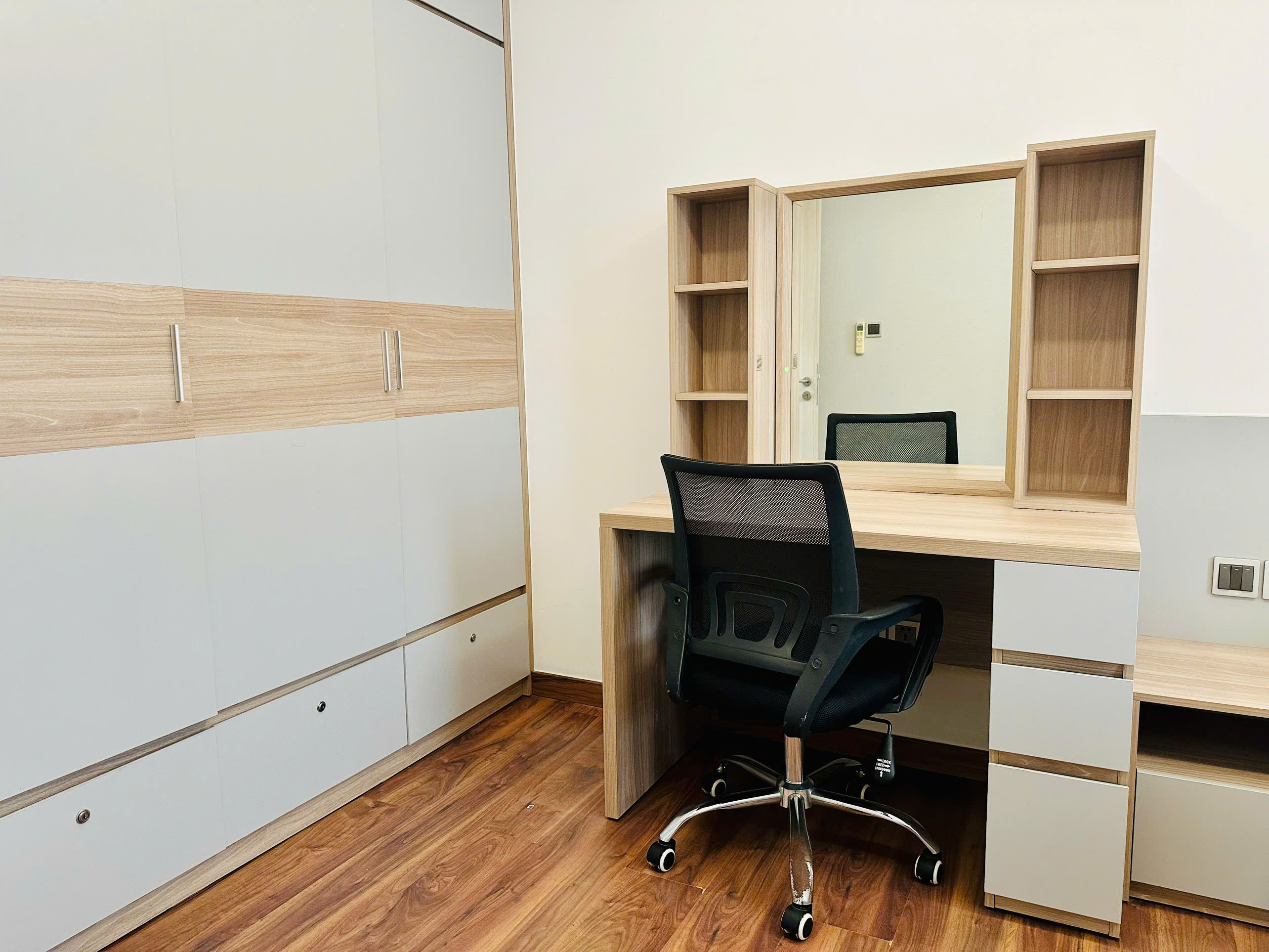 Cho thuê căn hộ Midtown M5 Phú Mỹ Hưng, Quận 7 căn góc có 3 phòng ngủ view sông, hồ bơi – 147m2 10