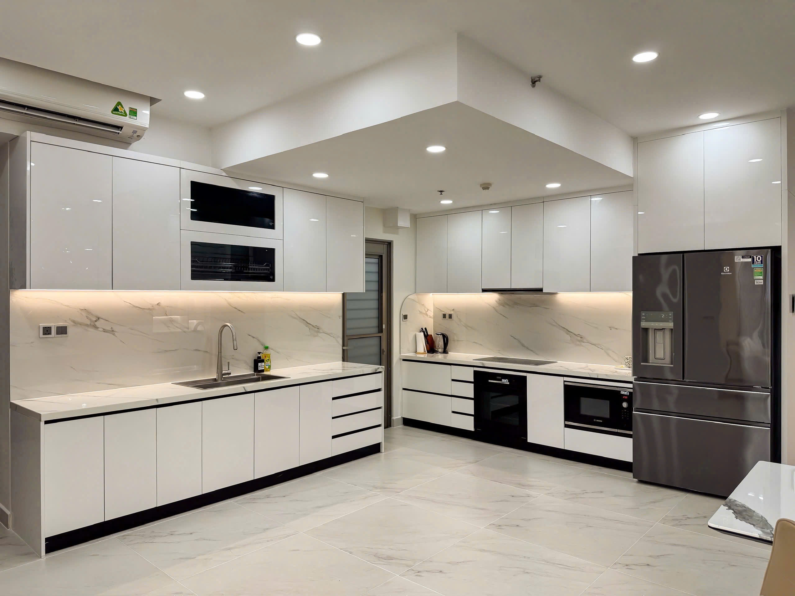 Bán căn hộ Midtown M7 Phú Mỹ Hưng thiết kế 3 phòng ngủ nội thất đẹp view sông, lầu 5 – 116m2
