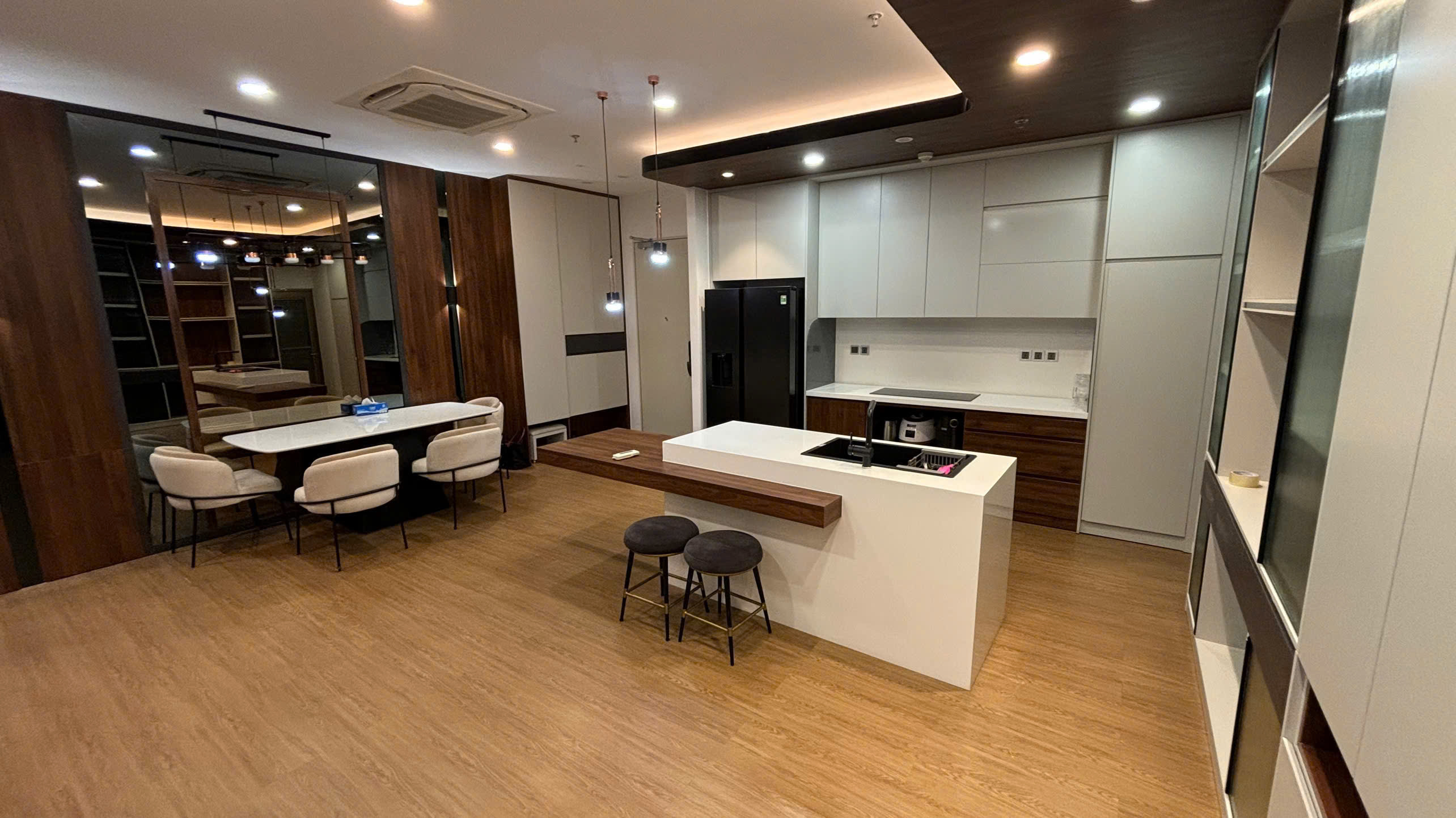 Selling or renting Midtown apartment M8 Phu My Hung, District 7 with 3 bedrooms, river view – 124m2 3