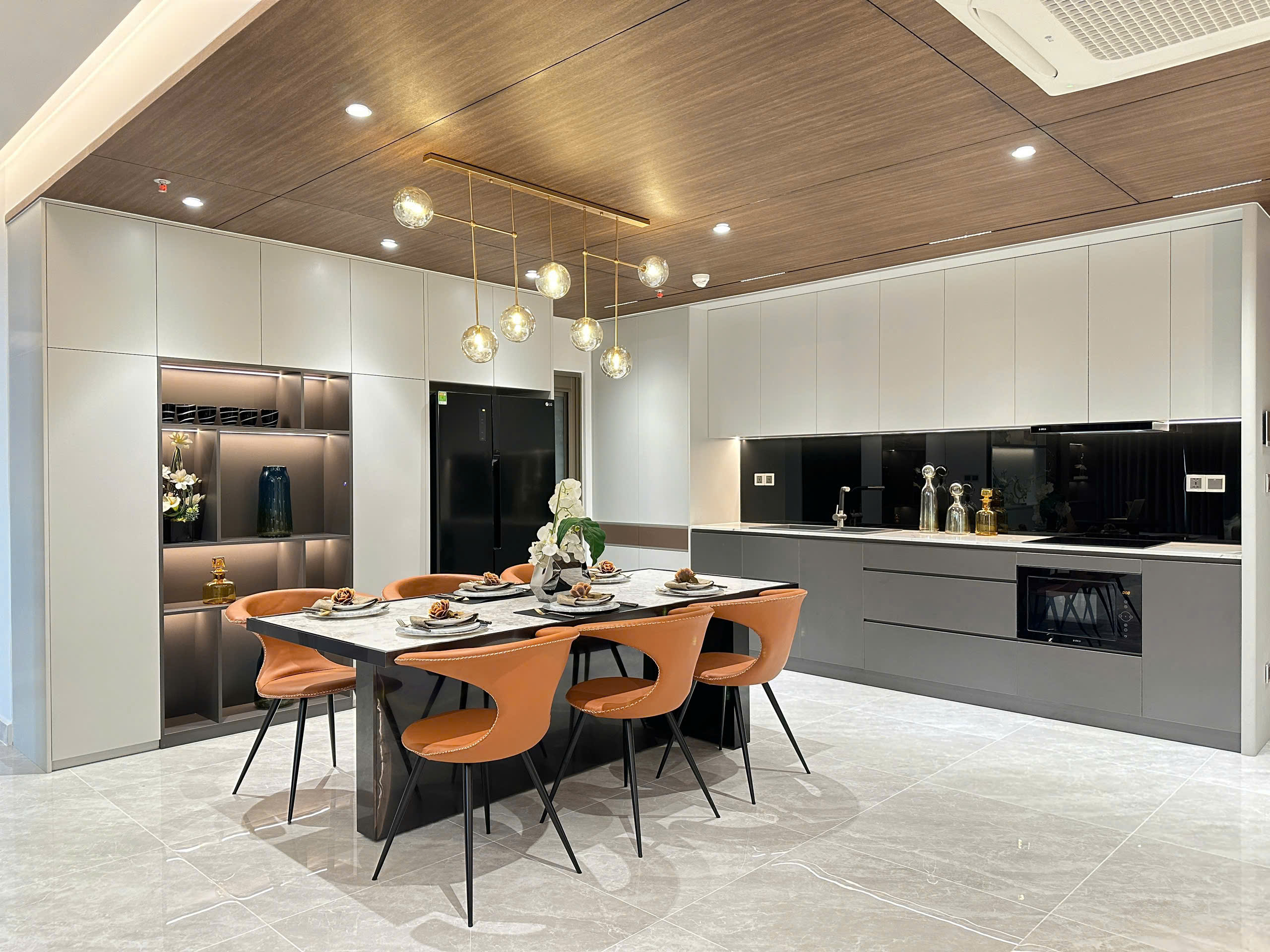 Bán hoặc cho thuê căn hộ Midtown M8 Phú Mỹ Hưng nhà mới đẹp như hình block D lầu thấp – 124.14m2 5