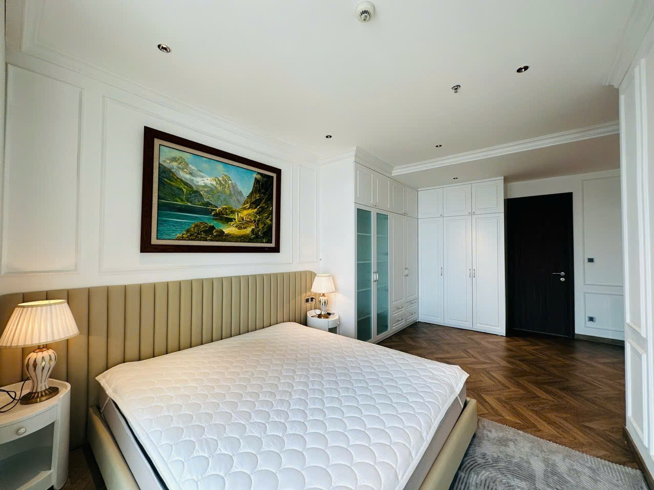 Selling or renting a luxury apartment in Midtown Phu My Hung, District 7, a beautiful new house with 3 bedrooms 8